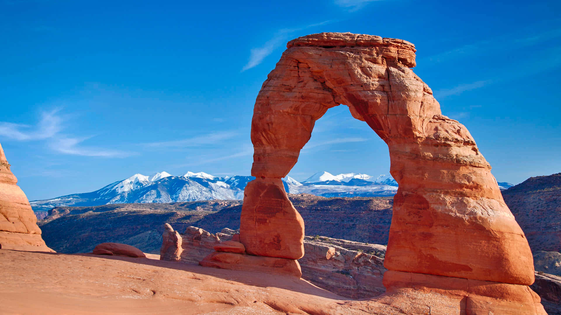 Blue Skies At Delicate Arch Wallpaper