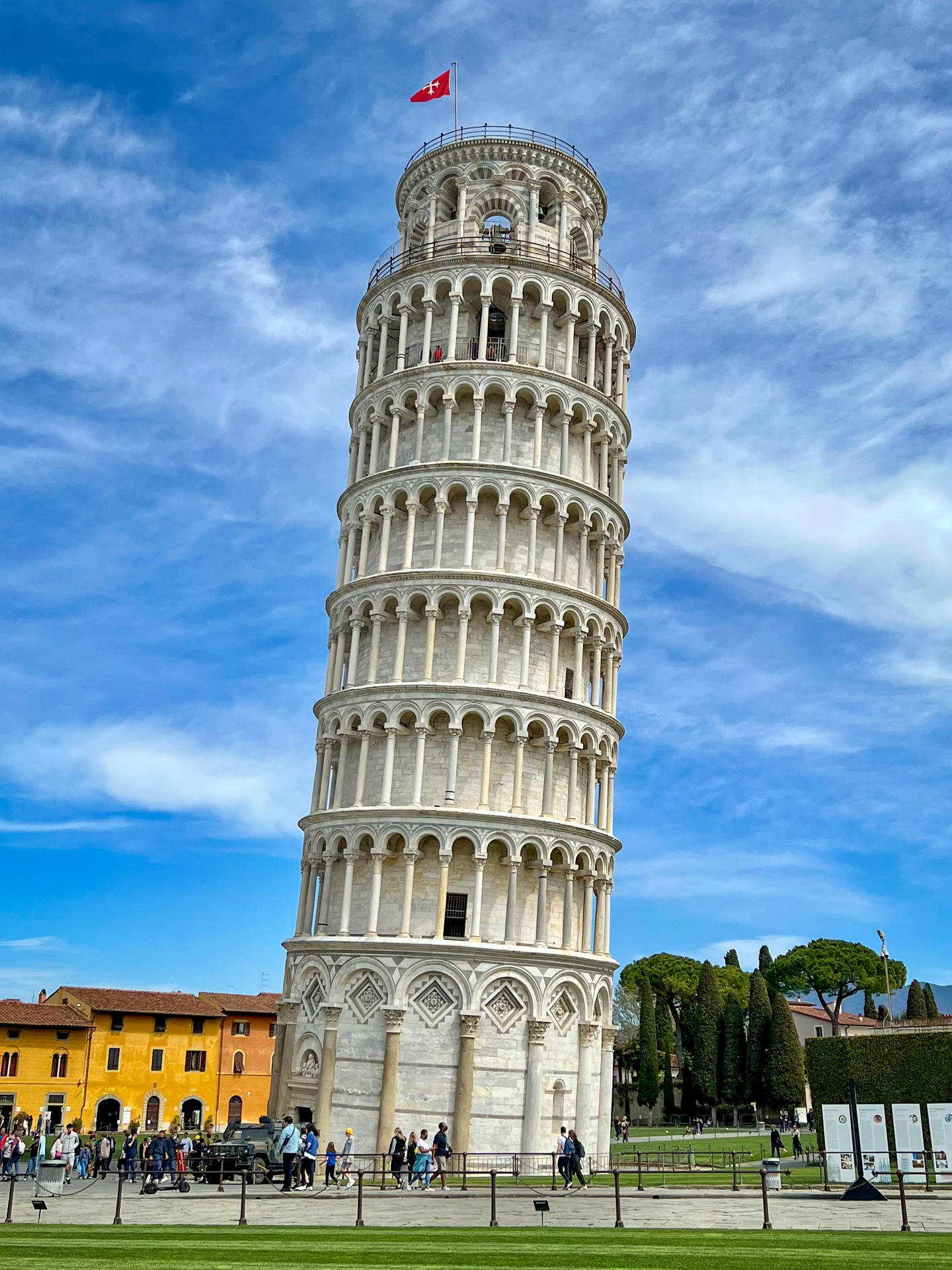 Blåhimmel Bakom Pisa Tornet. Wallpaper
