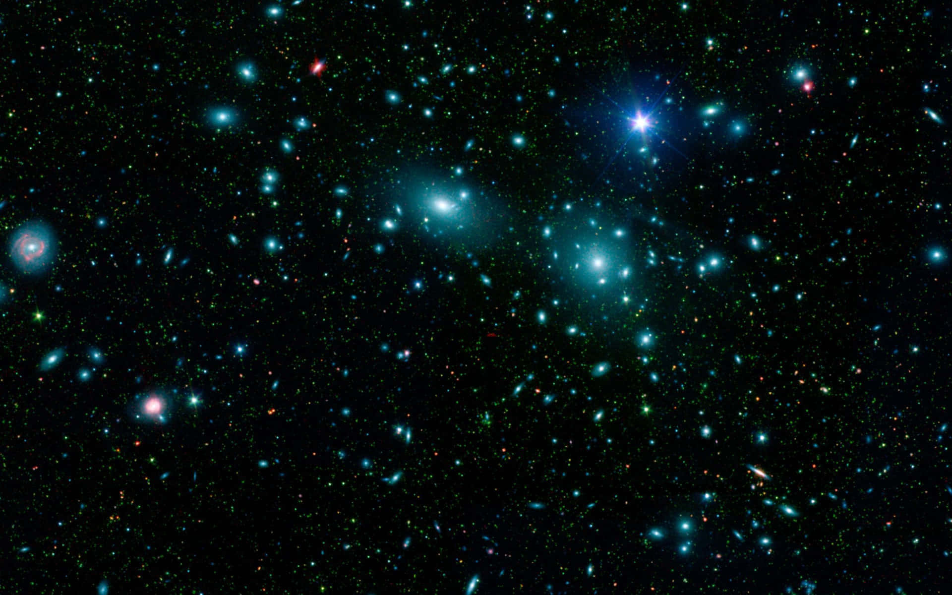 Enkluster Av Galaxer Med Många Ljusa Stjärnor