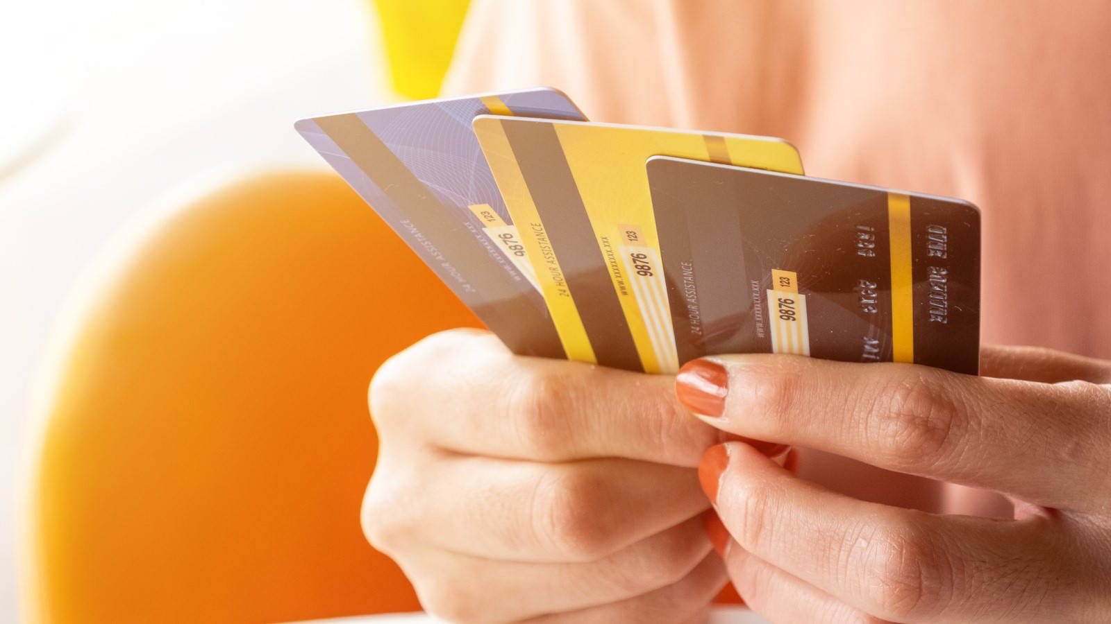 Blaue,gelbe Und Schwarze Kreditkarten Wallpaper