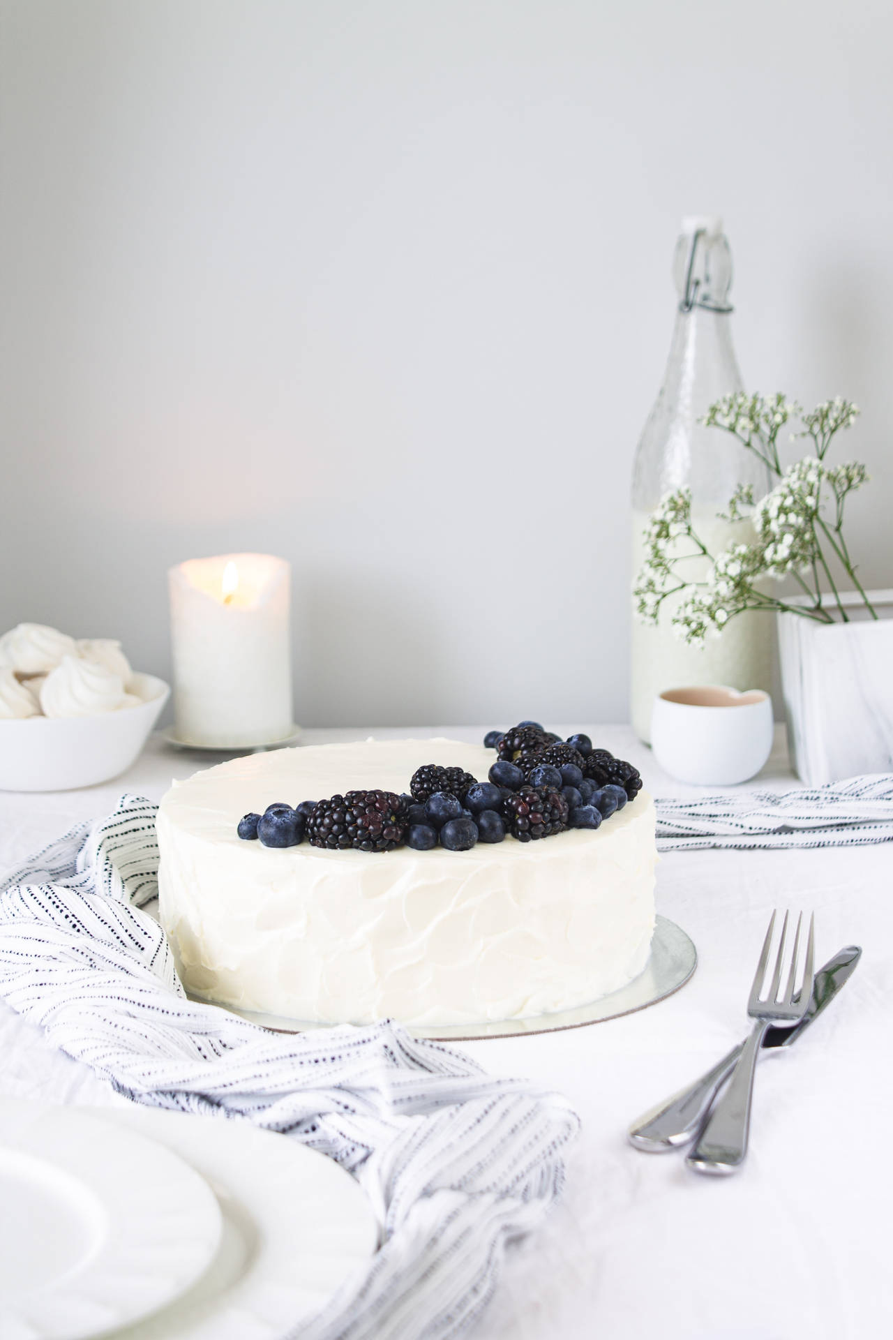 Blueberries And Creme Cake