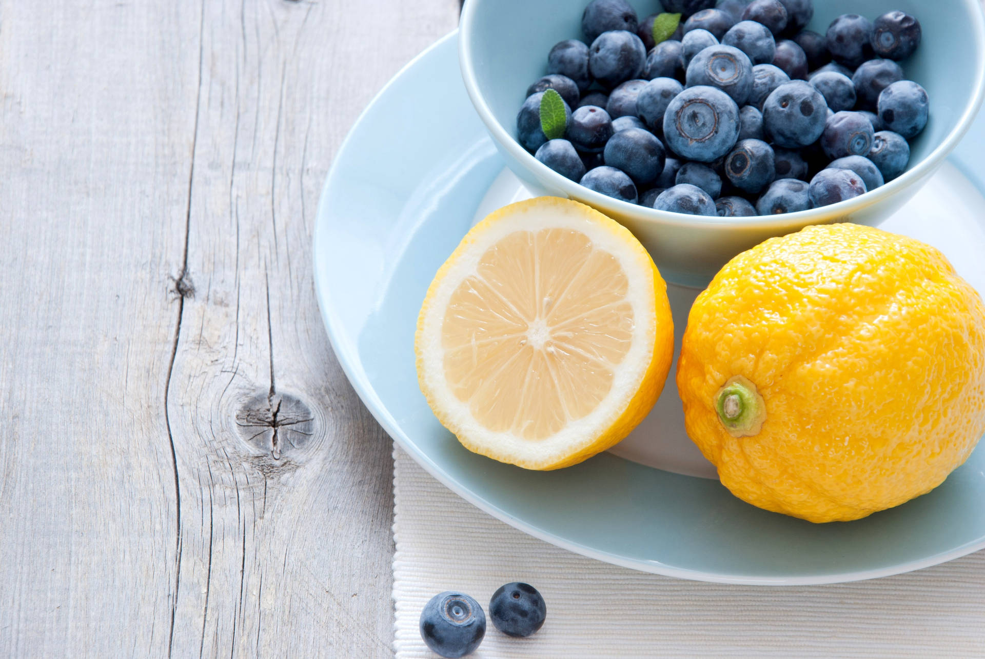 Blueberries And Lemons Wallpaper
