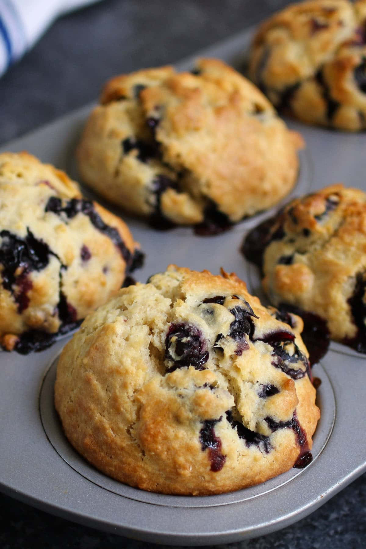 Sweet and juicy blueberry muffins. Wallpaper