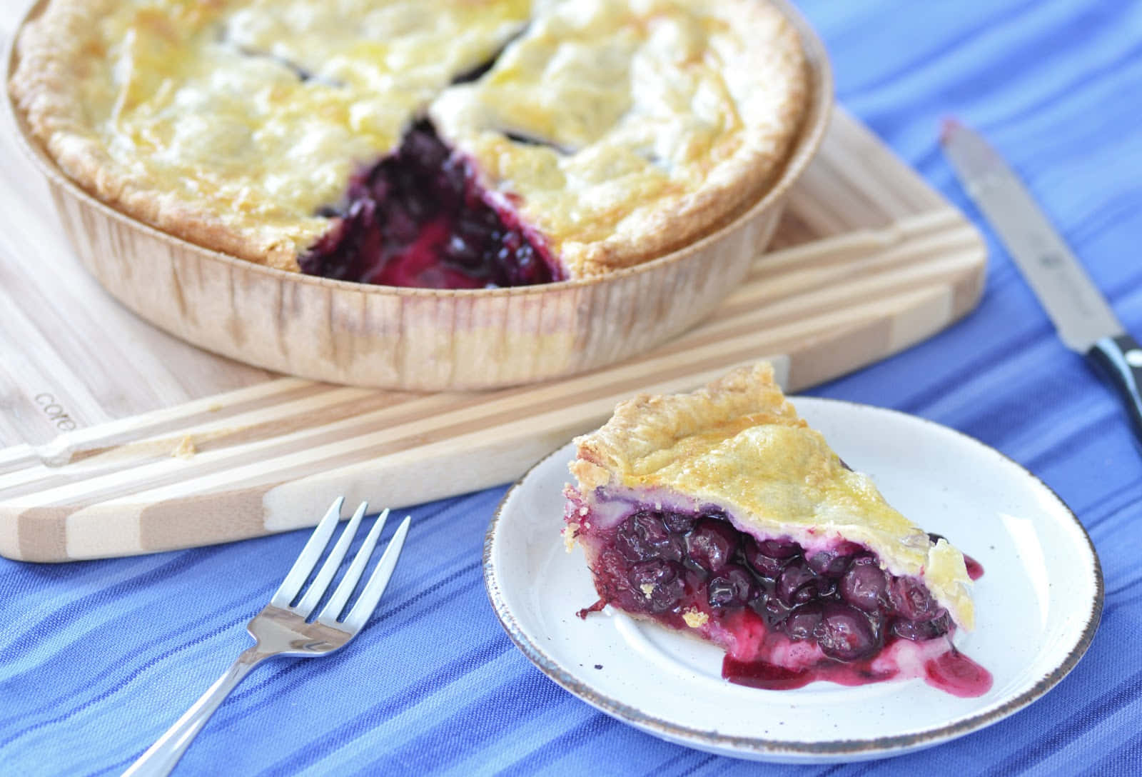 A delicious blueberry pie, freshly baked to perfection Wallpaper