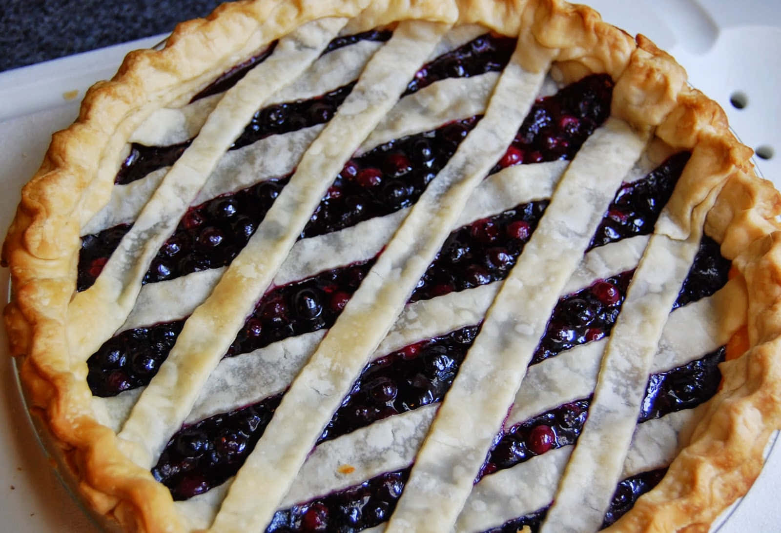Deliciously sweet blueberry pie Wallpaper