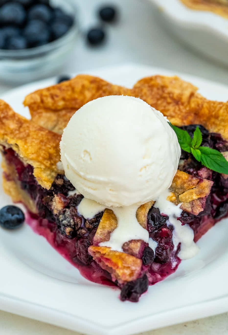 Enjoy a slice of delicious homemade blueberry pie! Wallpaper
