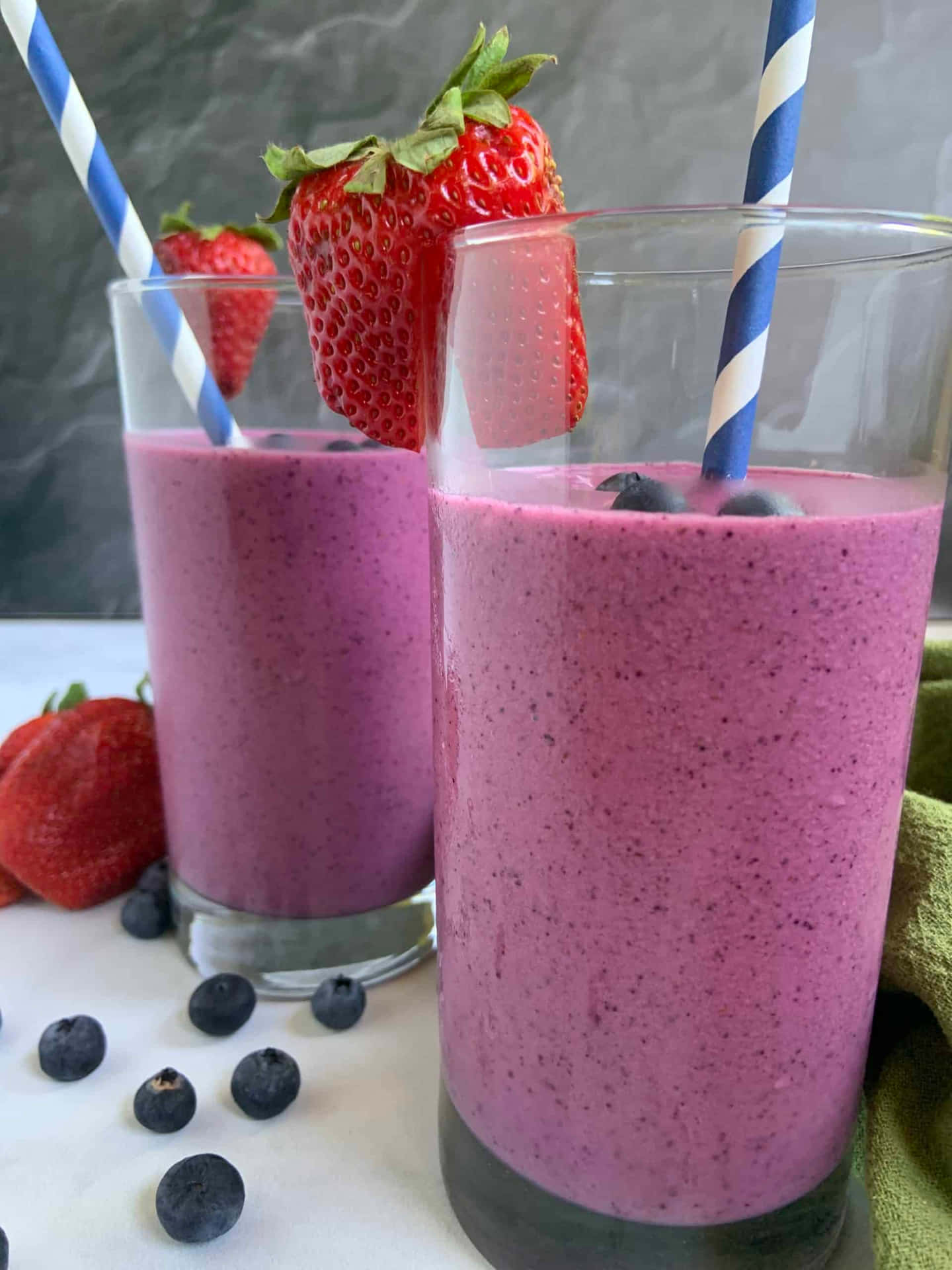 Start Dagen Din Med En Blåbærsmoothie! Bakgrunnsbildet