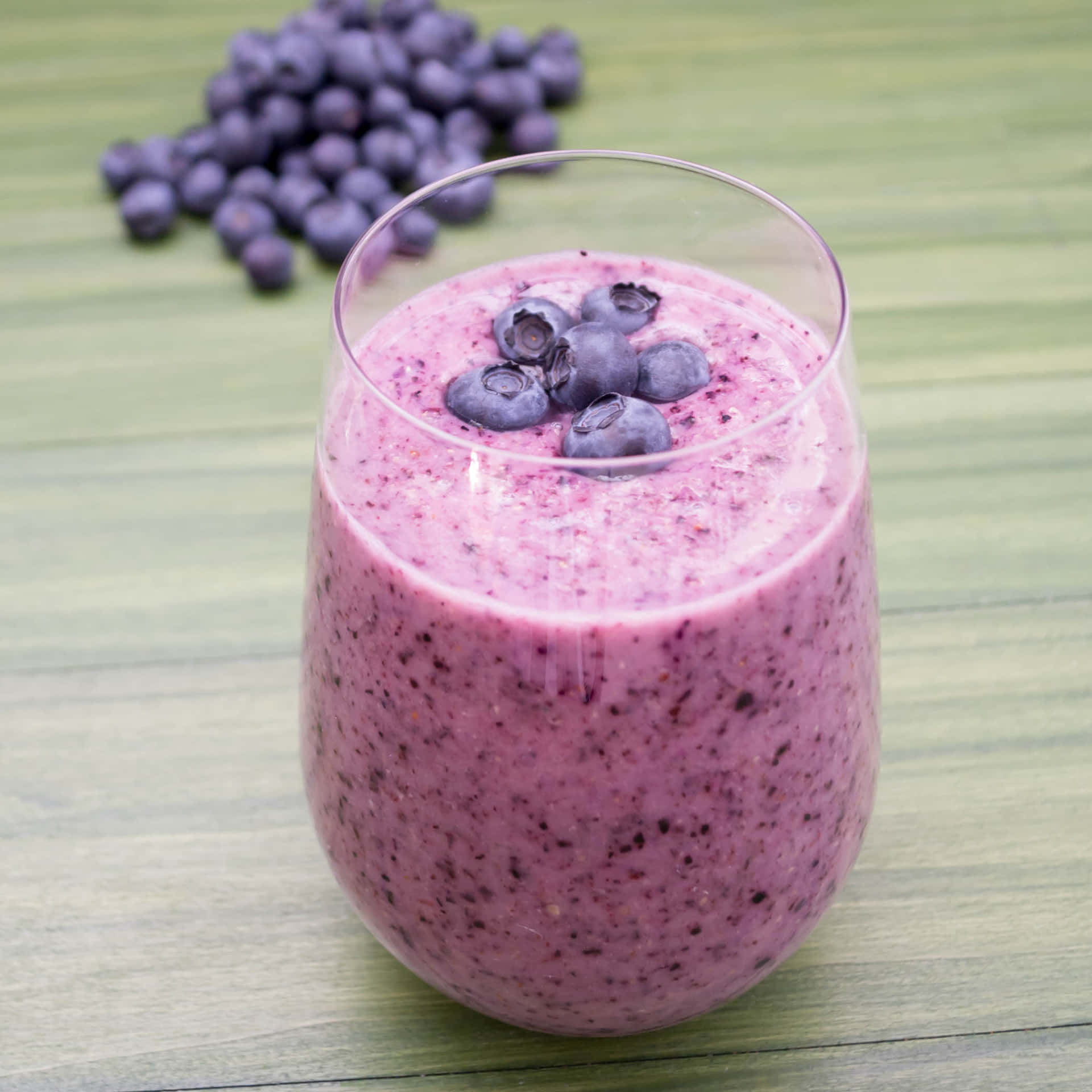 Enjoy a delicious Blueberry Smoothie and start your day with a burst of flavor! Wallpaper