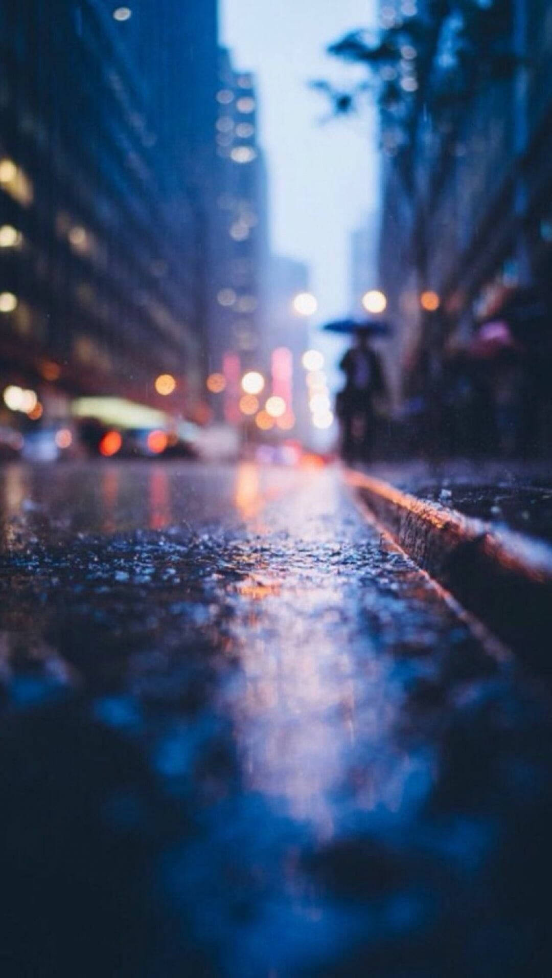 Blurry Man With Umbrella Seattle Rain Wallpaper