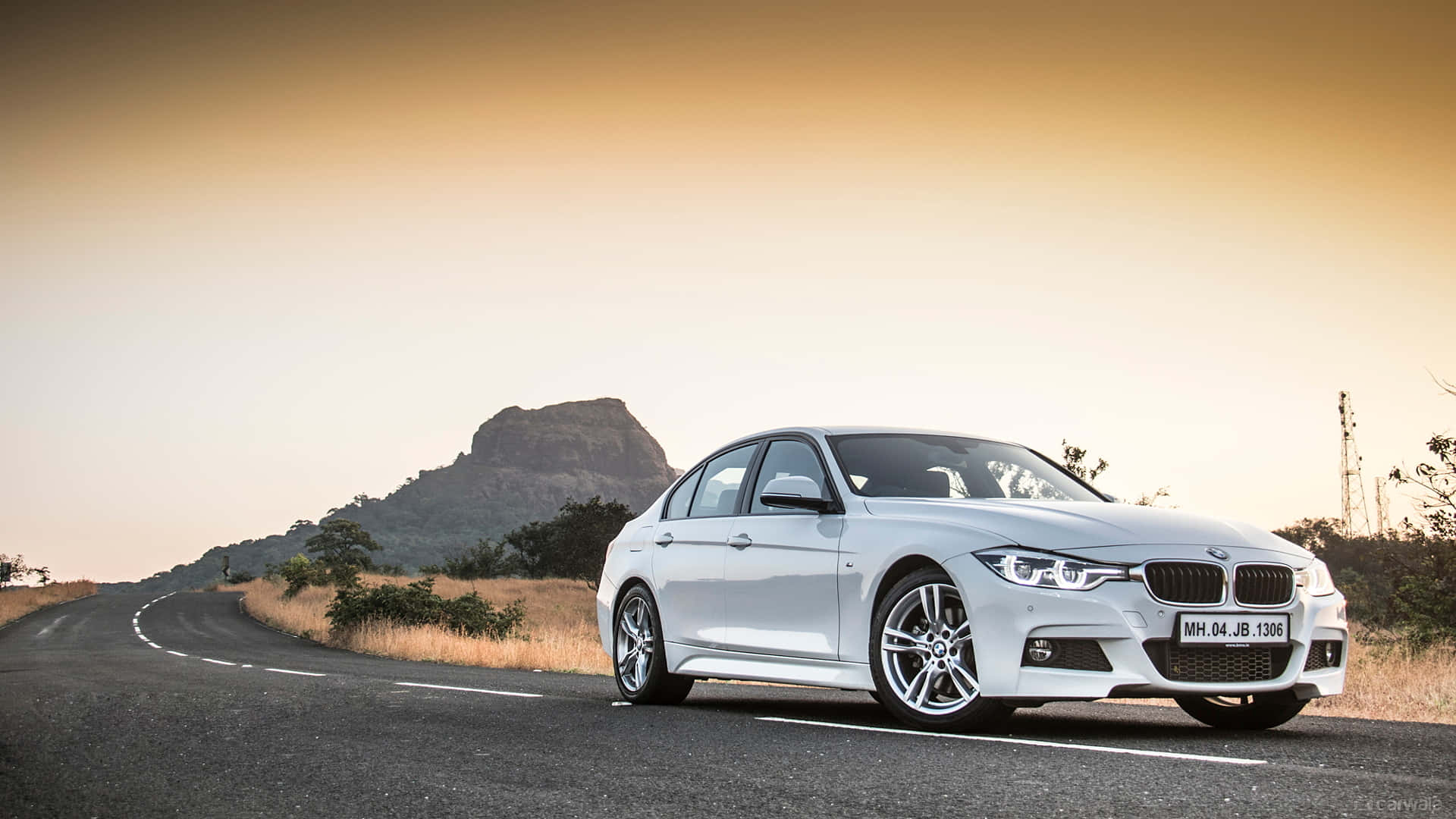 Experience the Sophistication of the BMW 328 Wallpaper