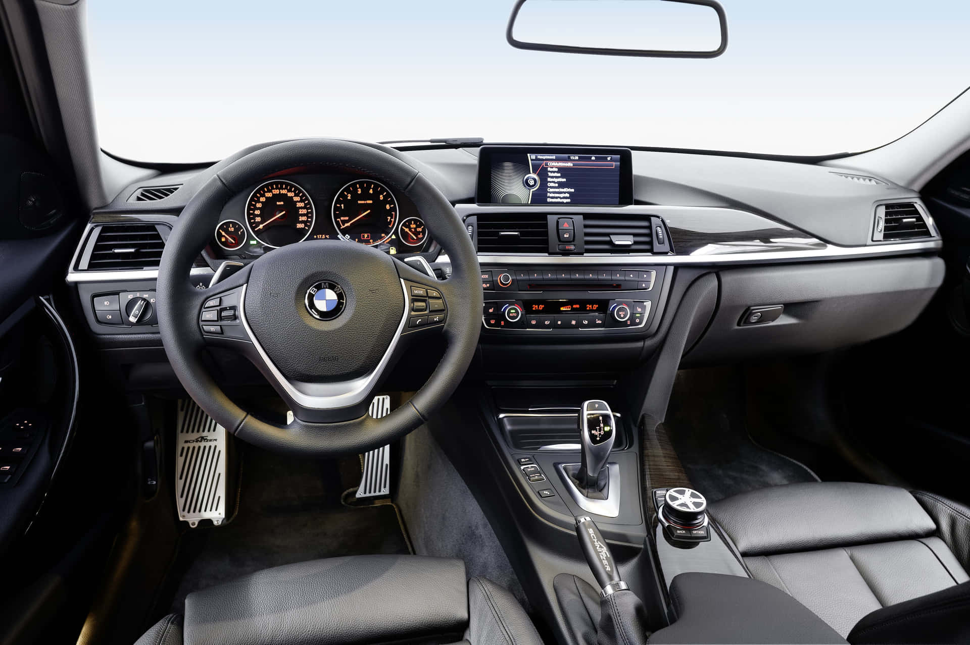 Luxury and Power Come Together in the BMW 328 Wallpaper