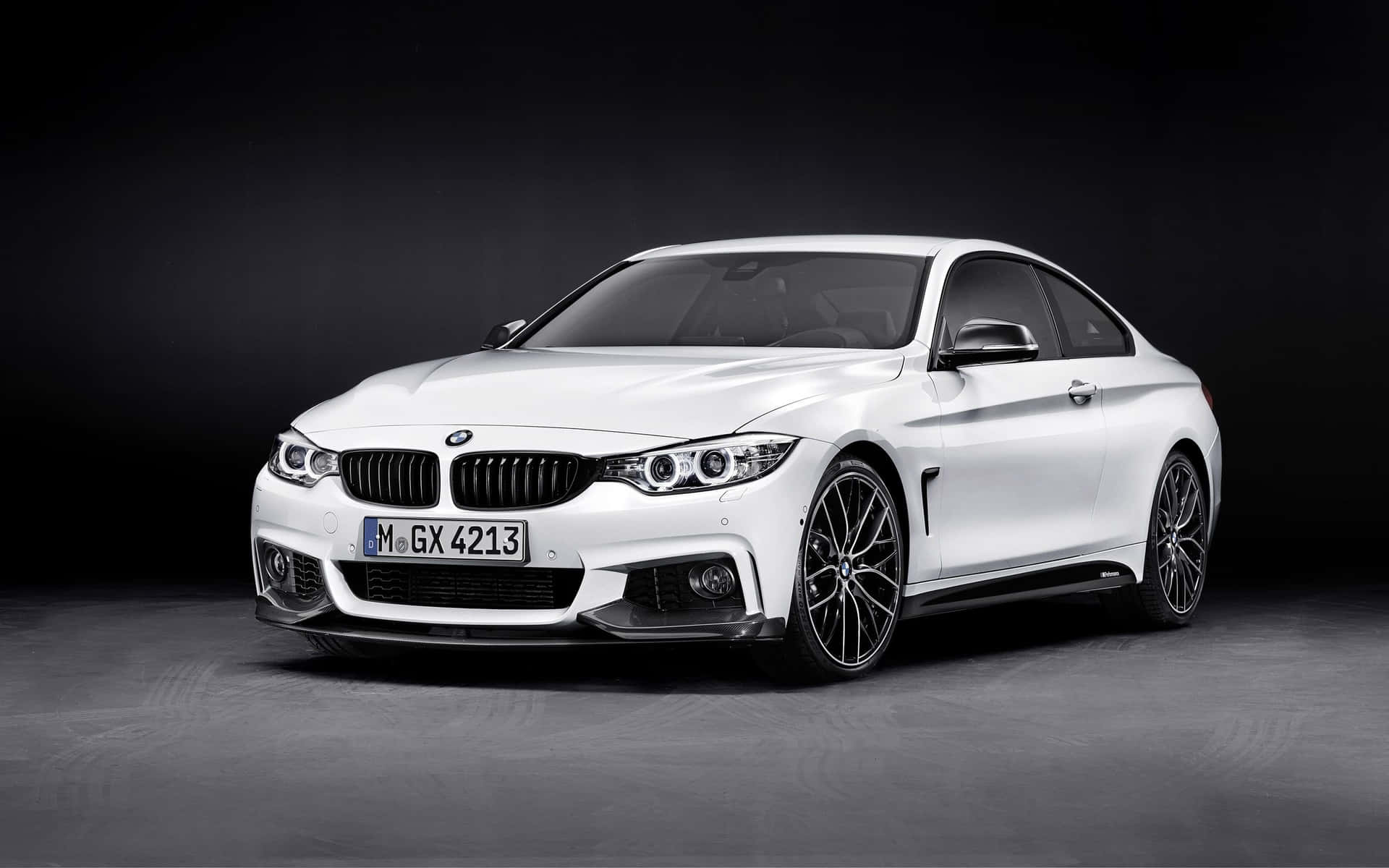 Sleek and Dynamic BMW 4 Series in Action Wallpaper