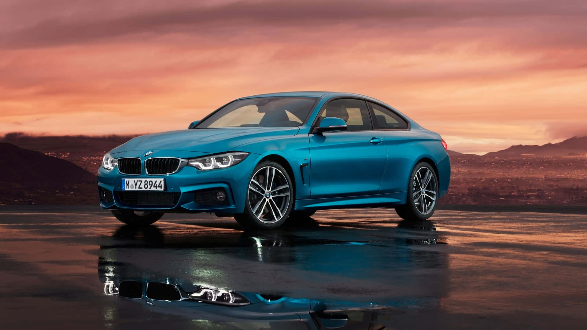 Sleek and Powerful BMW 4 Series in Action Wallpaper