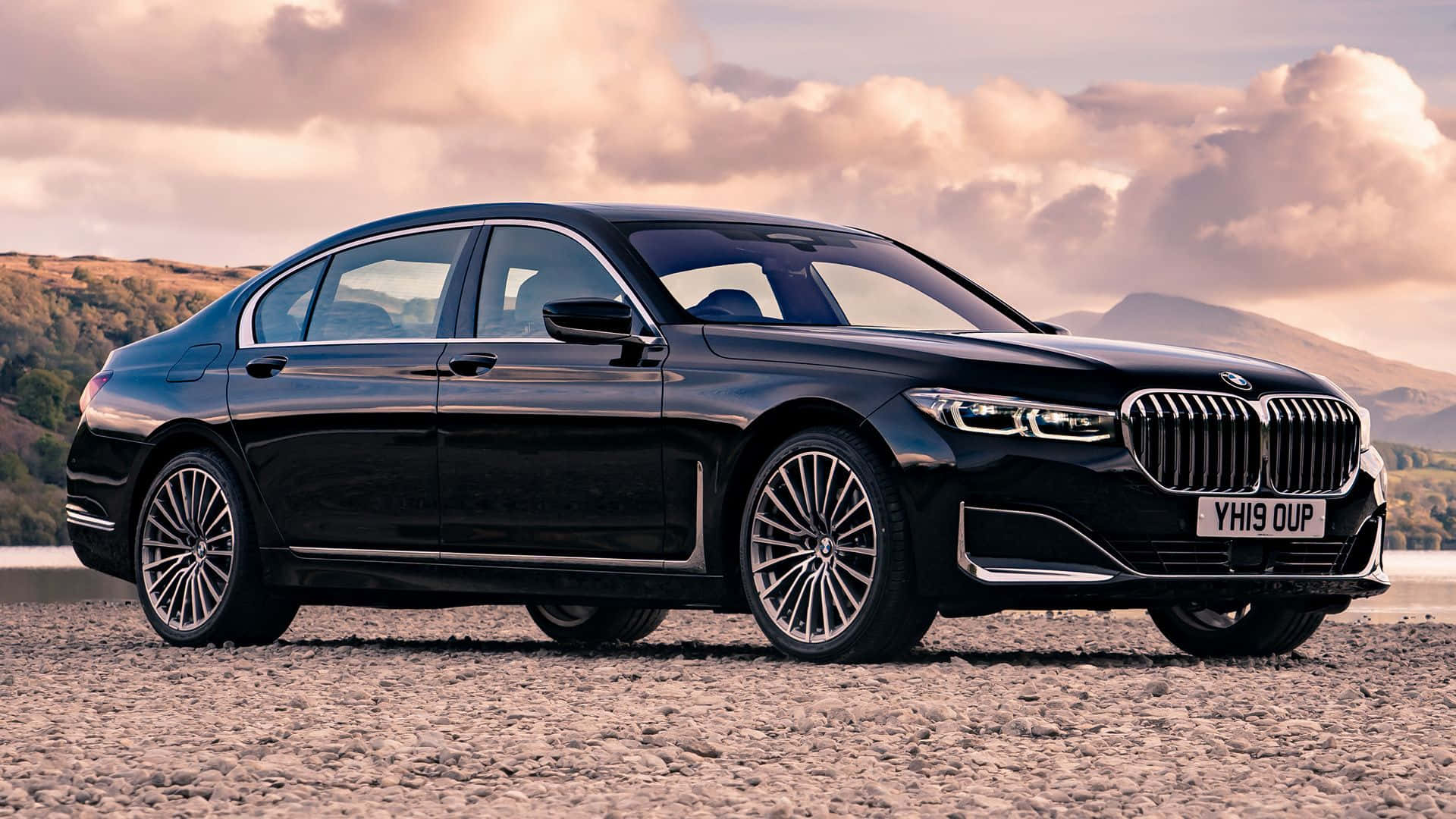 BMW 7 Series - The Ultimate Luxury Sedan Wallpaper