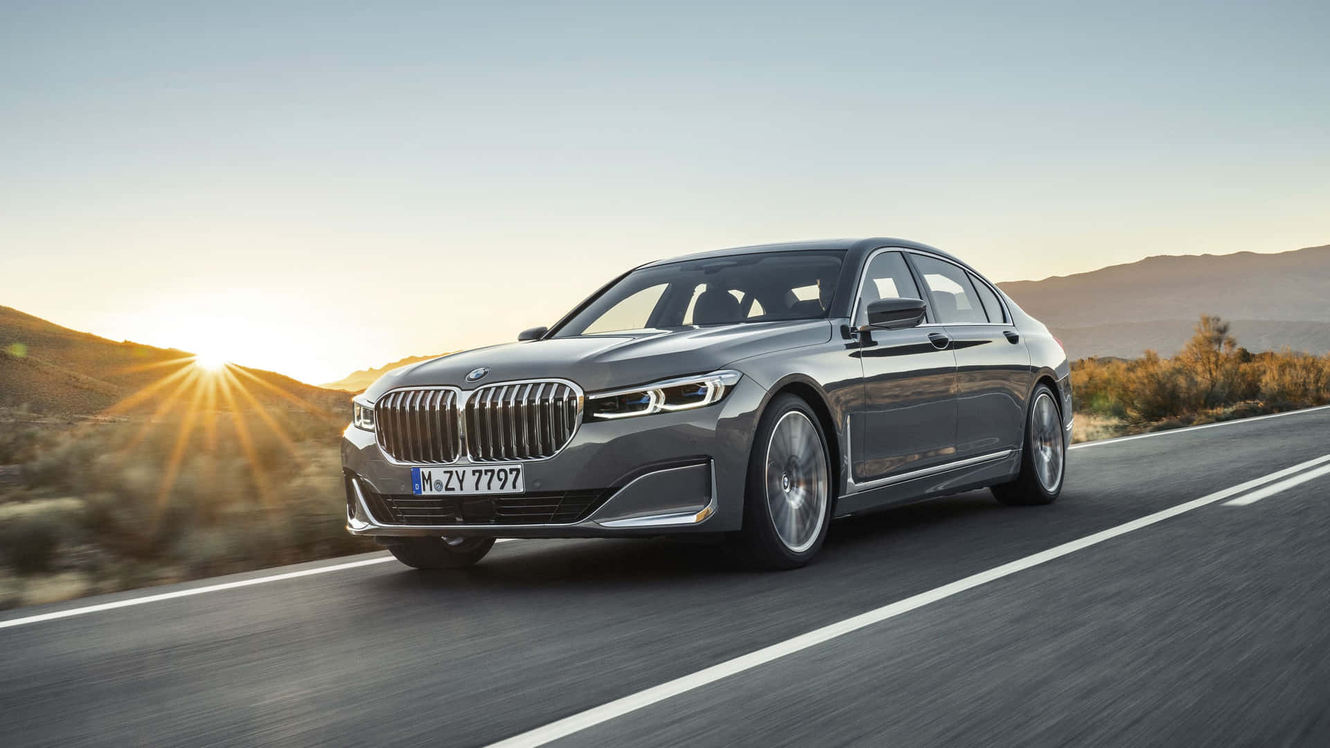 Dynamic Luxury: BMW 7 Series Wallpaper