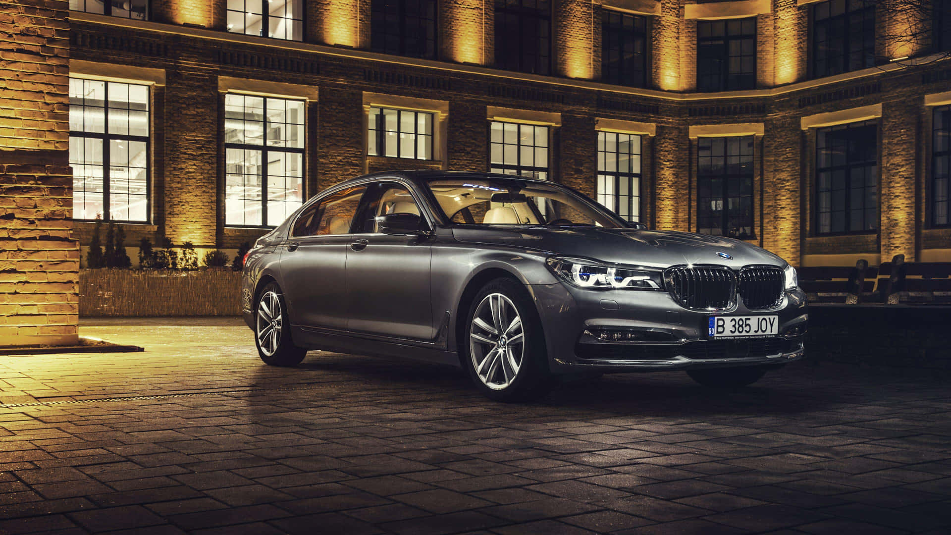 Elegant and Luxurious BMW 7 Series Wallpaper