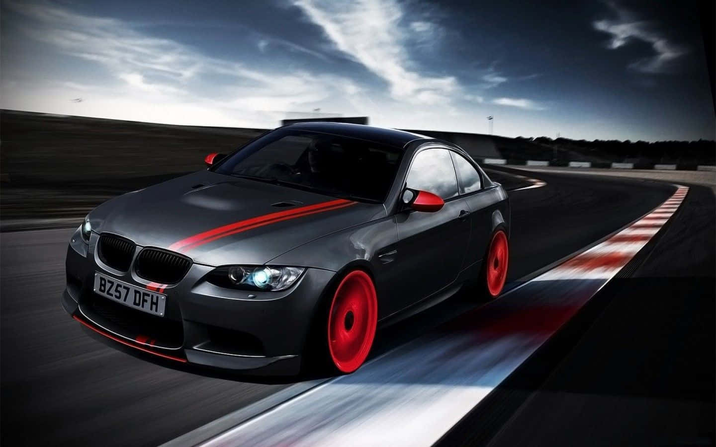 Uendelig luksus: BMWs klassiske bildesign dekorerer dette tapet Wallpaper