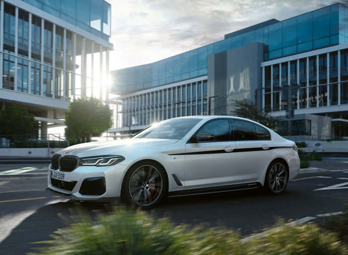 Omfav dit luksus og magt af BMW M-serien Wallpaper