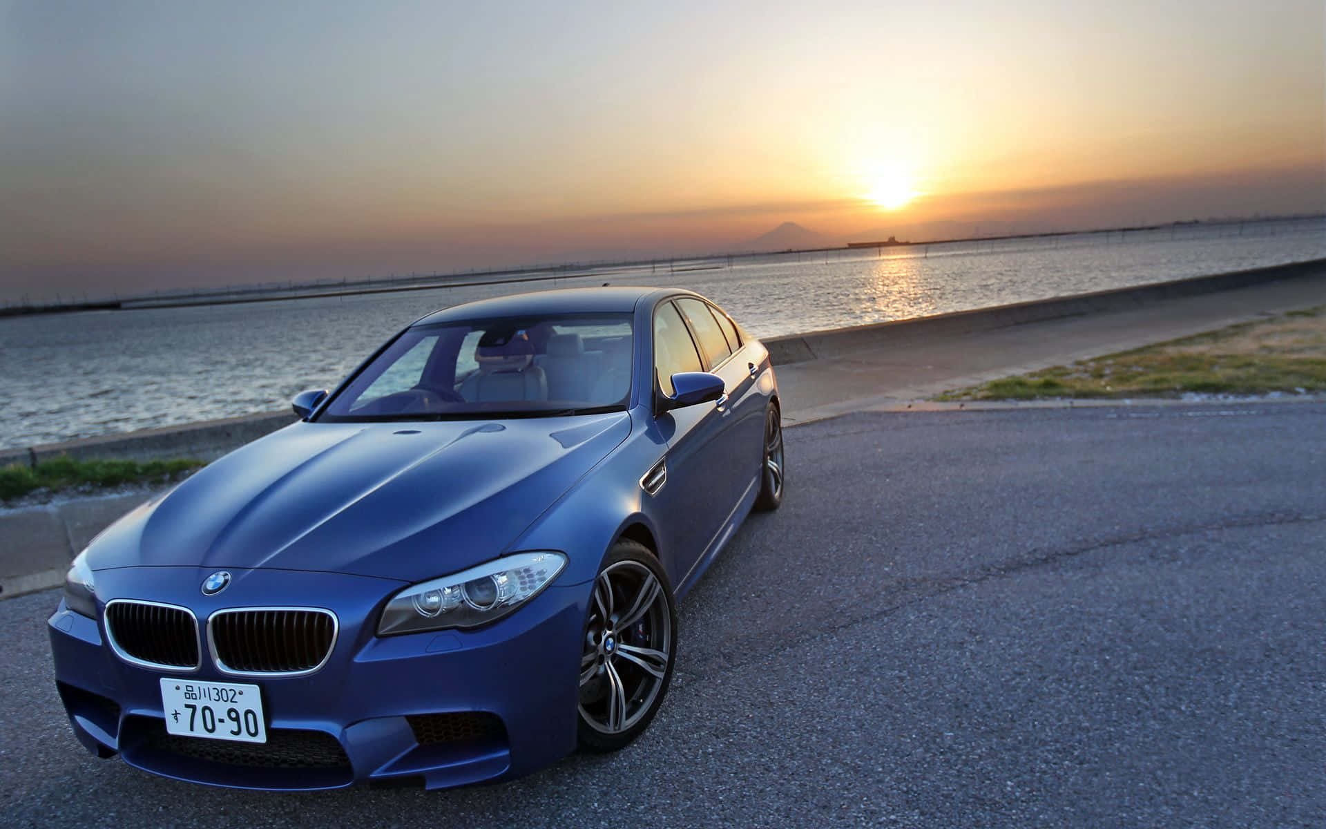 BMW M5: The Ultimate High-Performance Luxury Sedan Wallpaper