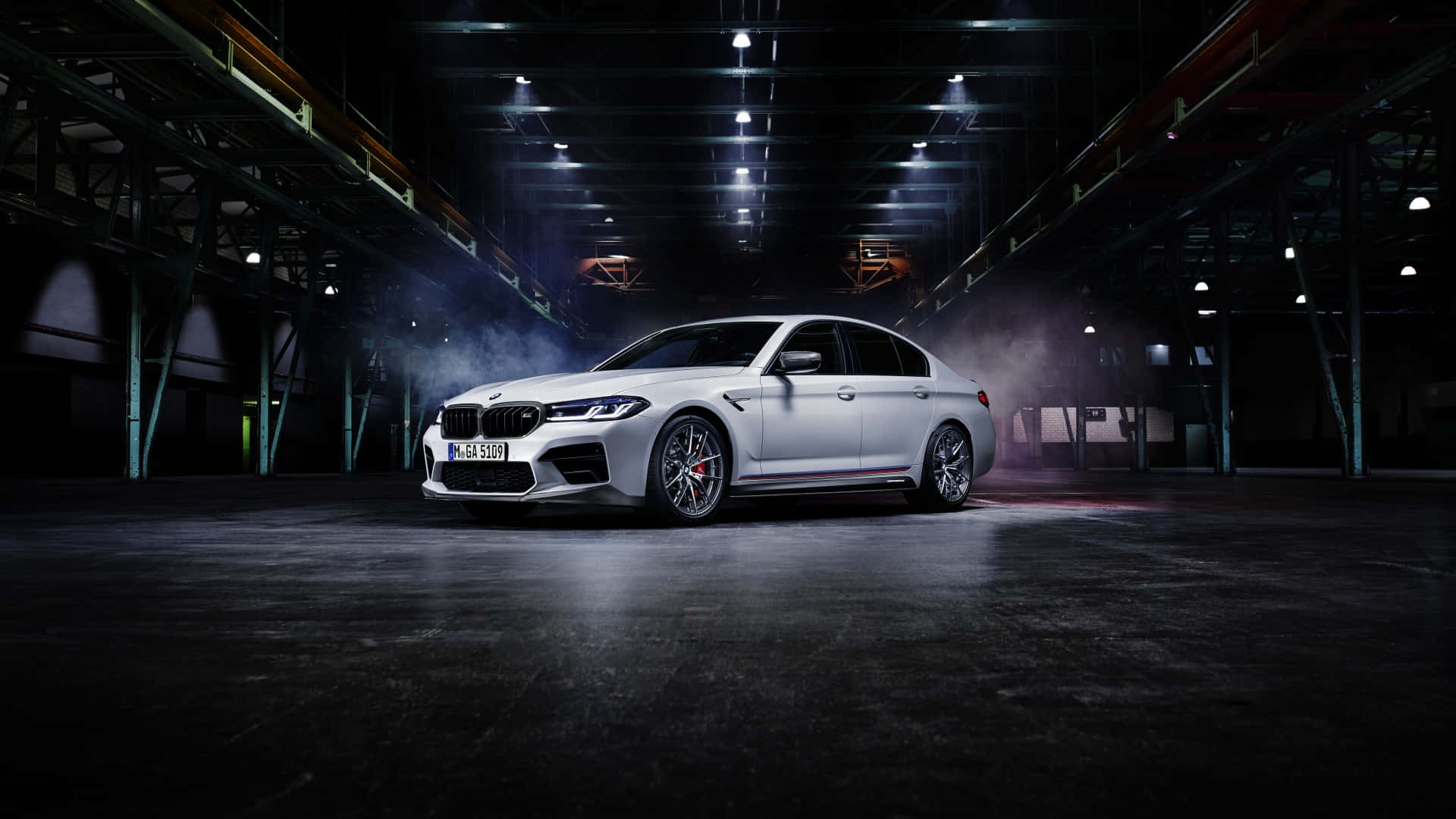 Få sporty og kraftig med den magtfulde BMW M5 4K. Wallpaper