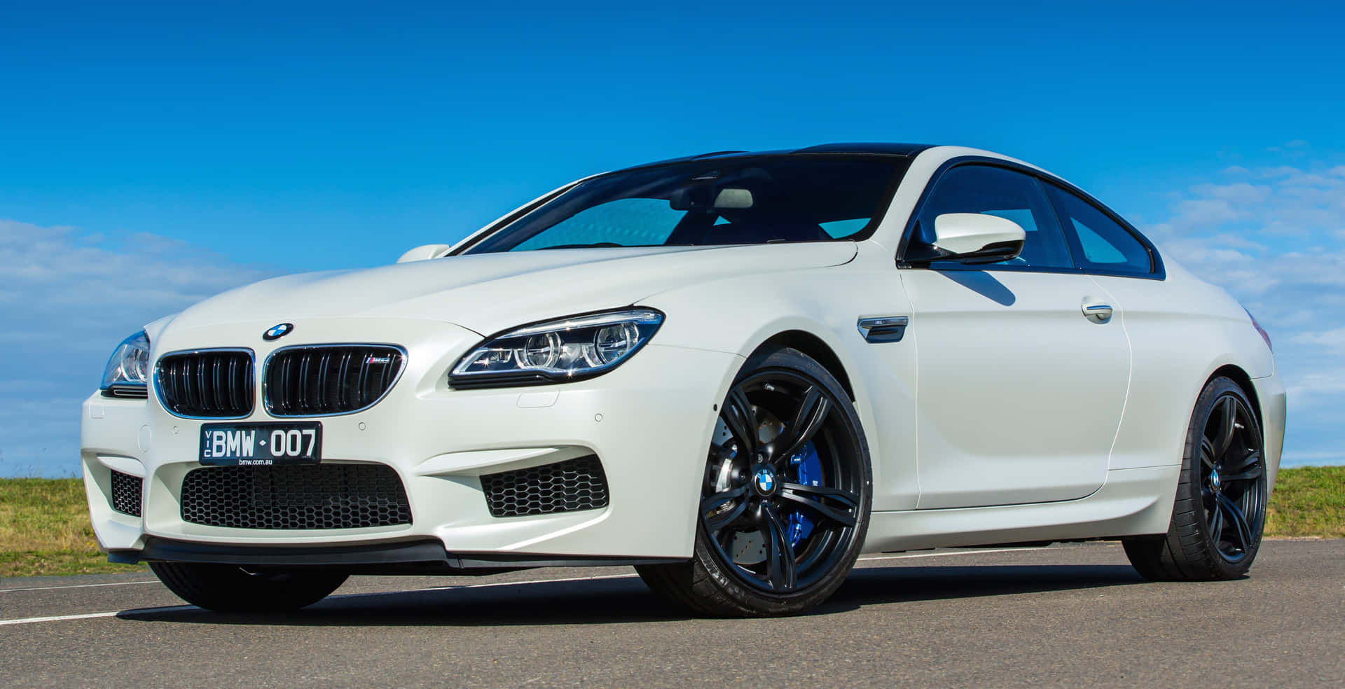 A Stunning BMW M6 in Action Wallpaper