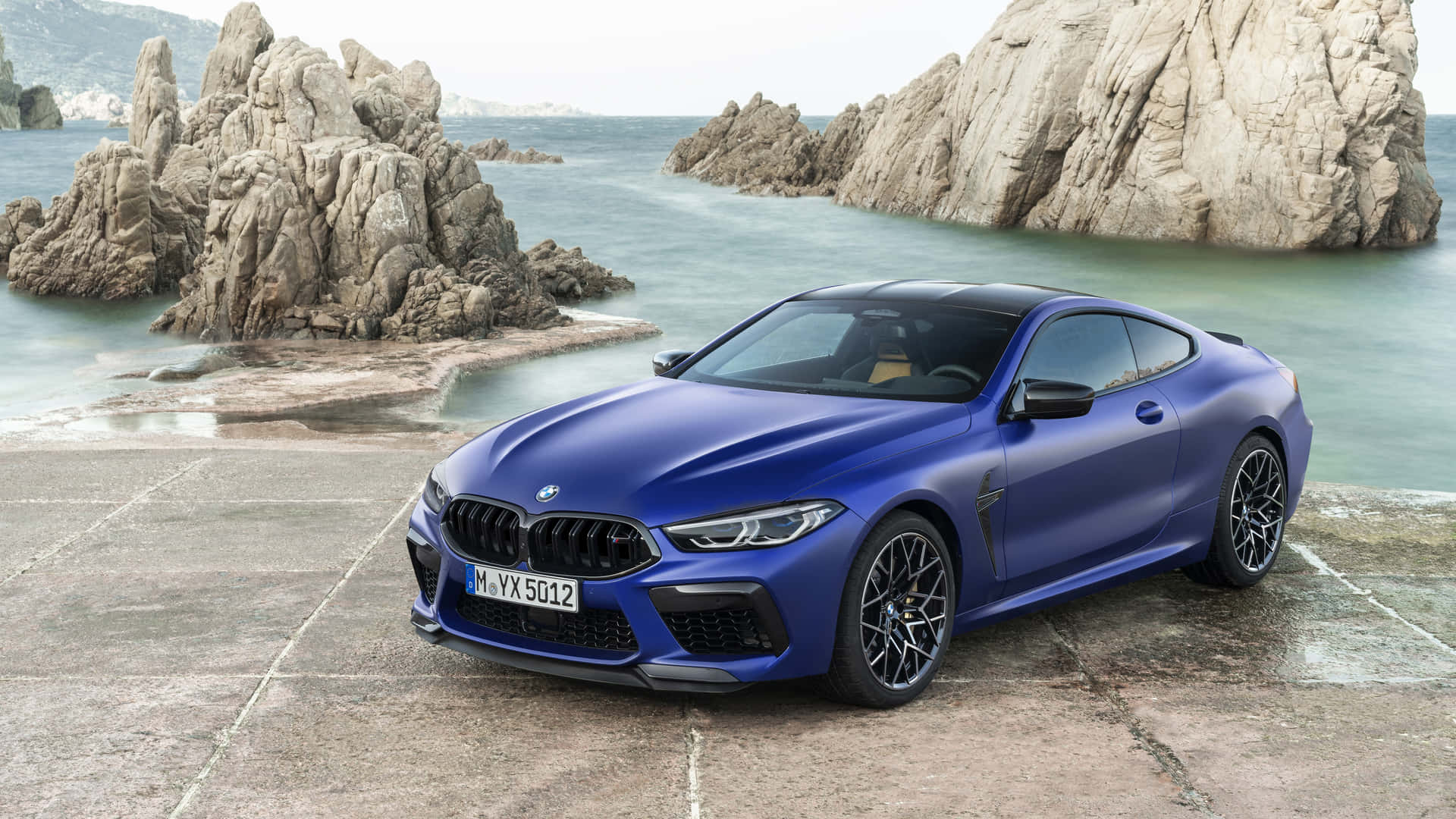 BMW M8 – En ustoppelig vigør af en bil. Wallpaper