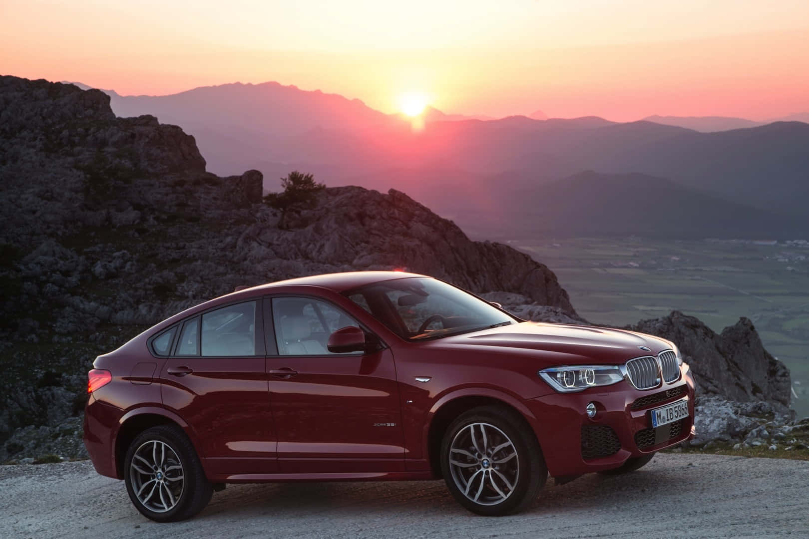 Captivating BMW X4: A Blend of Performance and Luxury Wallpaper