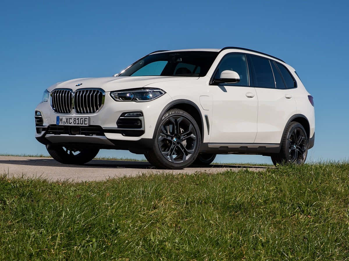 Sleek and Sophisticated BMW X5 Wallpaper