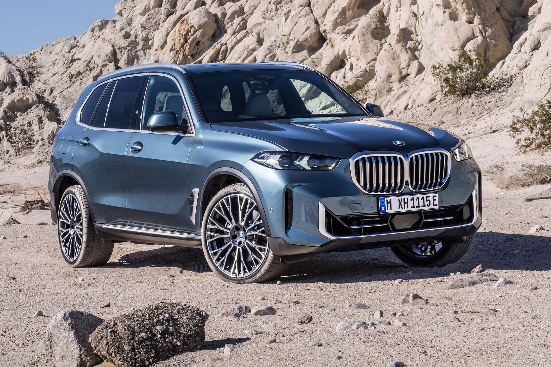 The stunning BMW X5 in action on the open road. Wallpaper