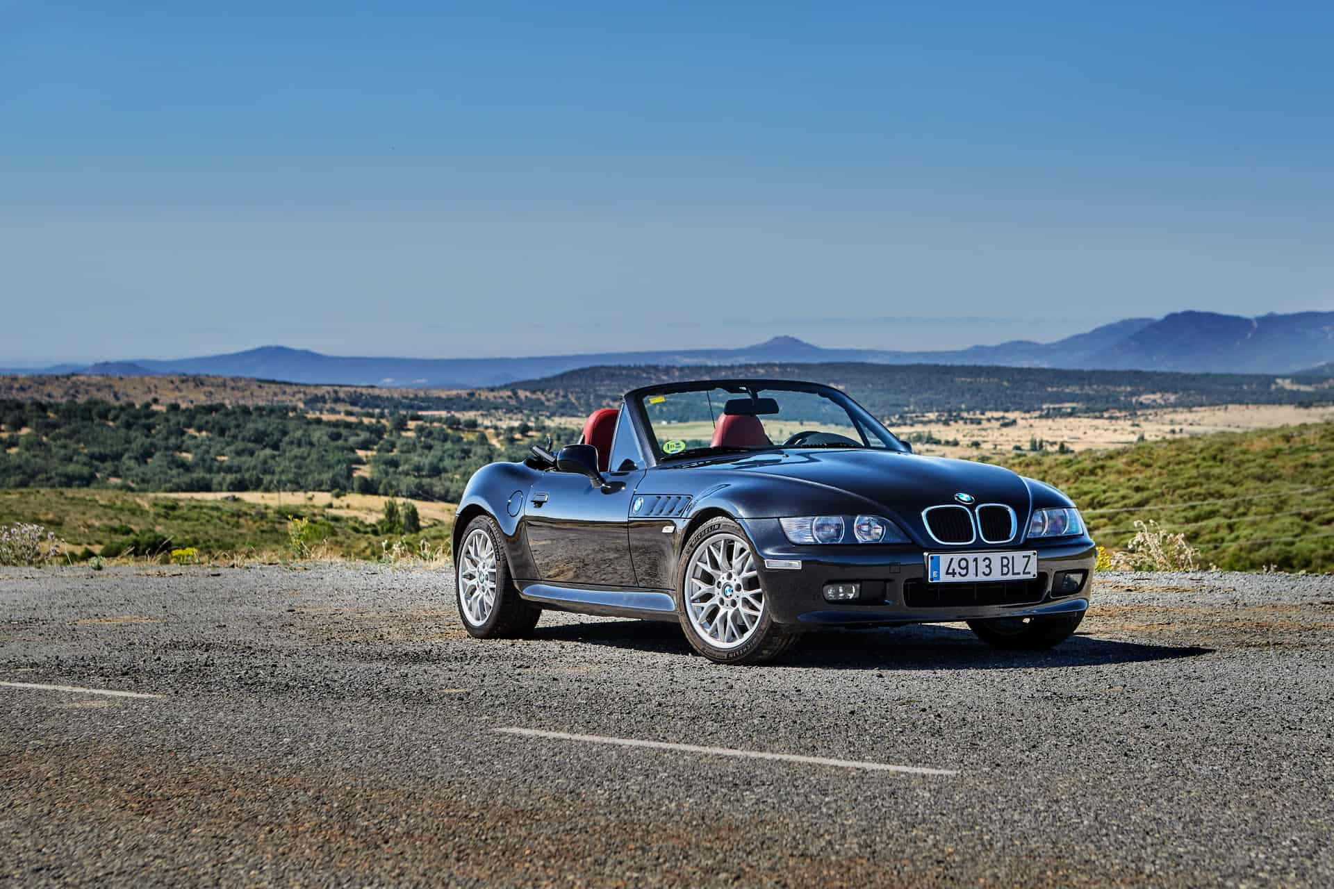 Sleek BMW Z3 Roadster in Action Wallpaper