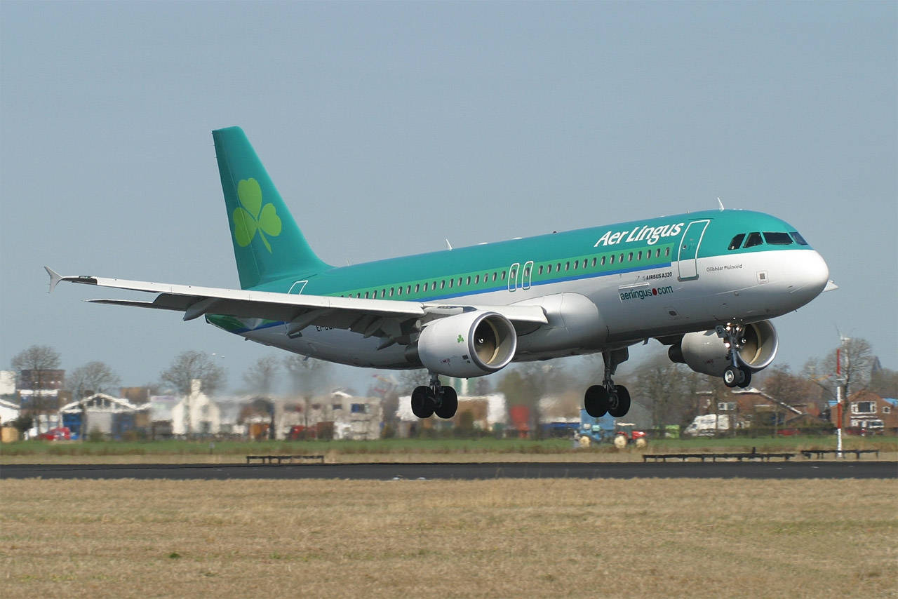 Boarding Of Aer Lingus Aviation Wallpaper