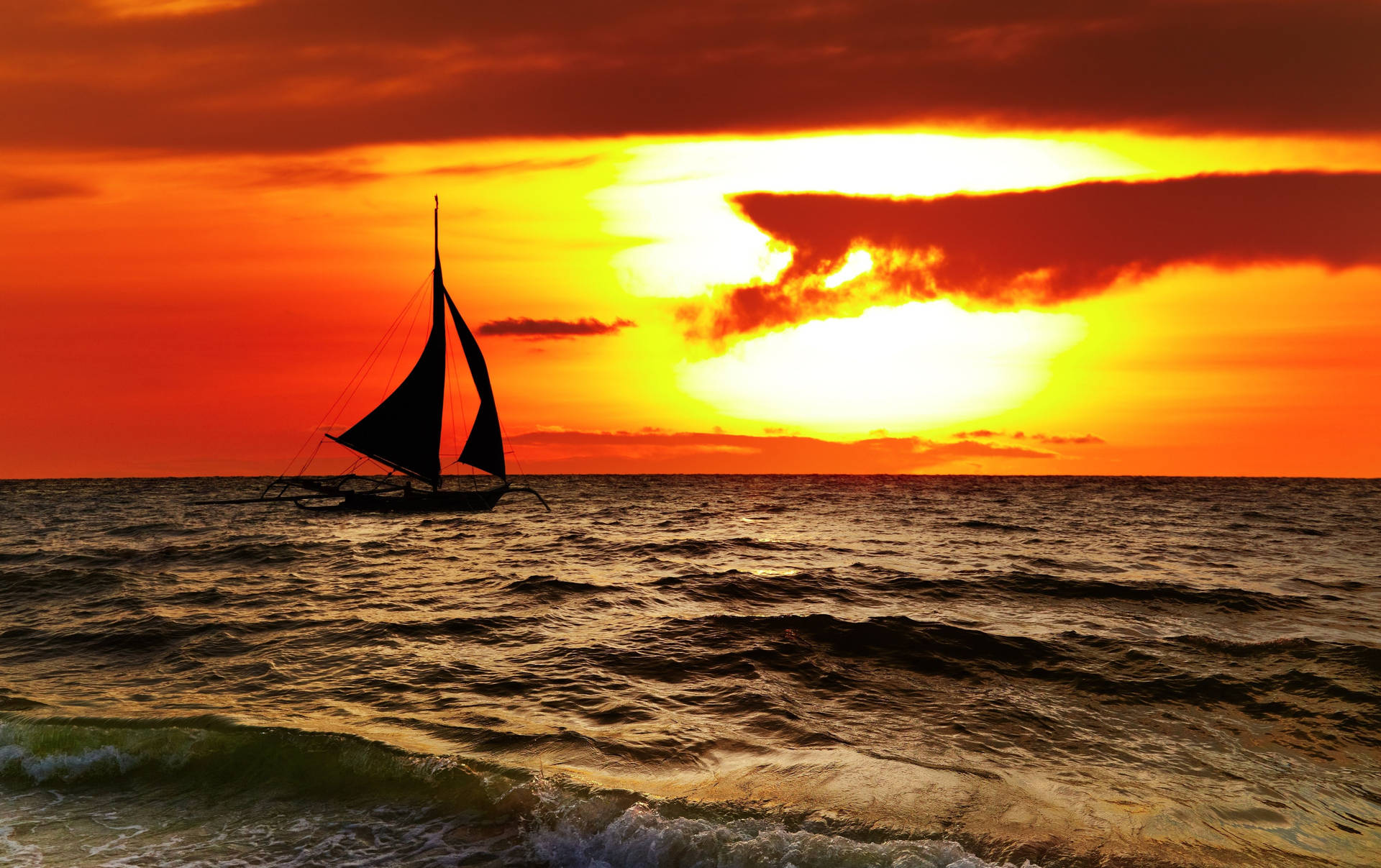 Boat At Sunset In Philippines Sea Wallpaper