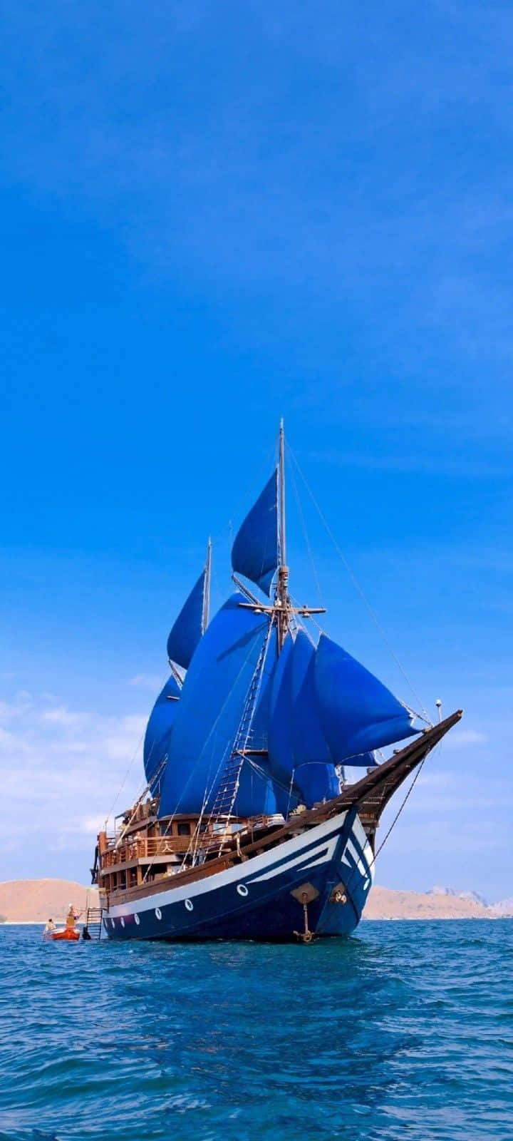 Coppiache Si Gode Una Vacanza Da Sogno Su Una Barca