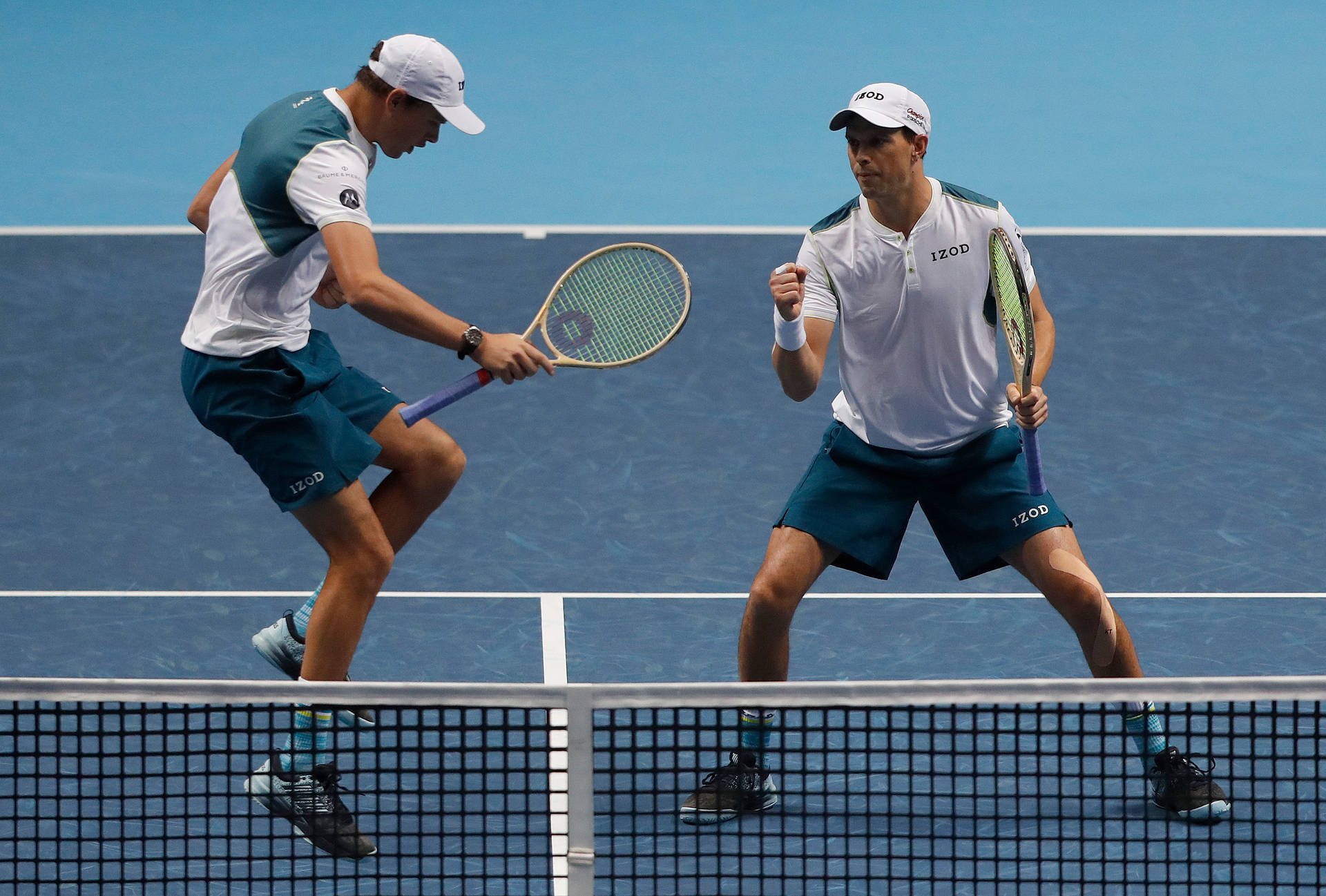 Bob Bryan With Brother Mike Tennis Wallpaper