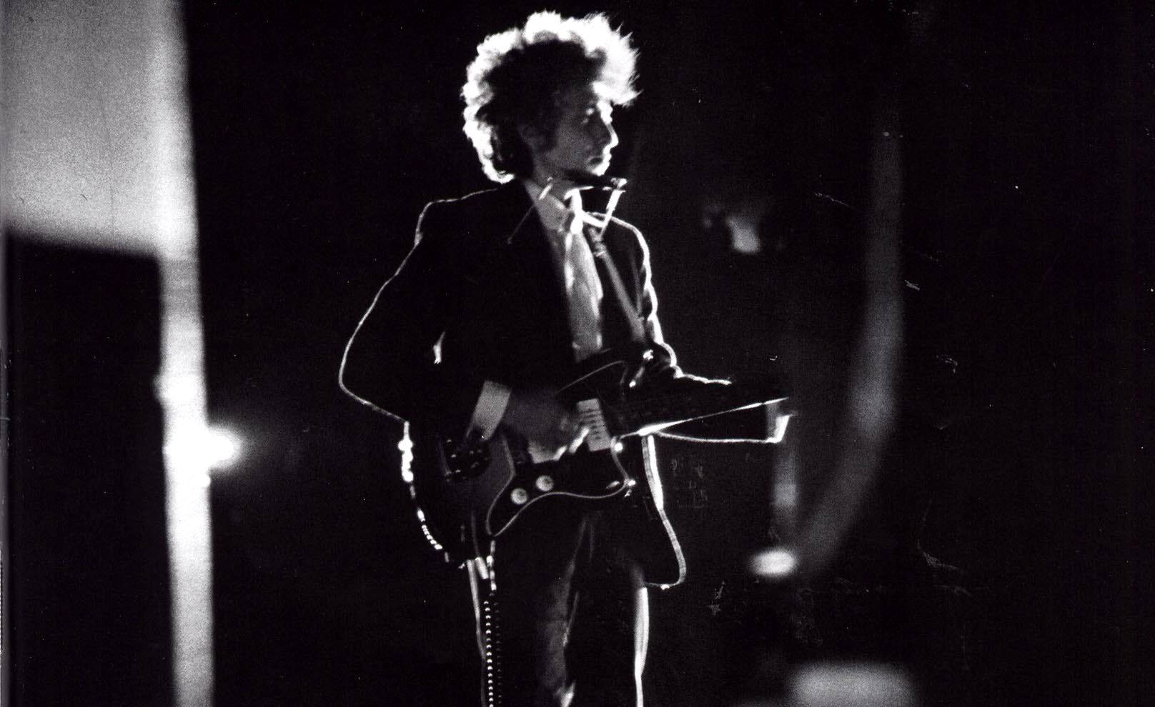 Bob Dylan Black And White Concert Tour Wallpaper