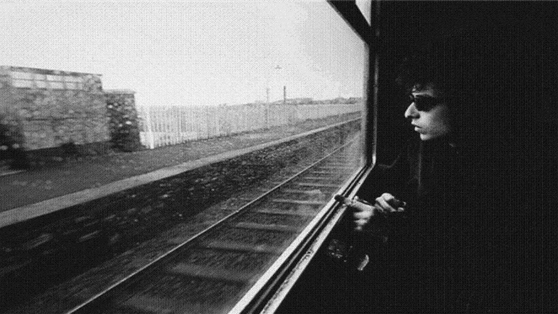 Bob Dylan Train World Tour Black And White Wallpaper