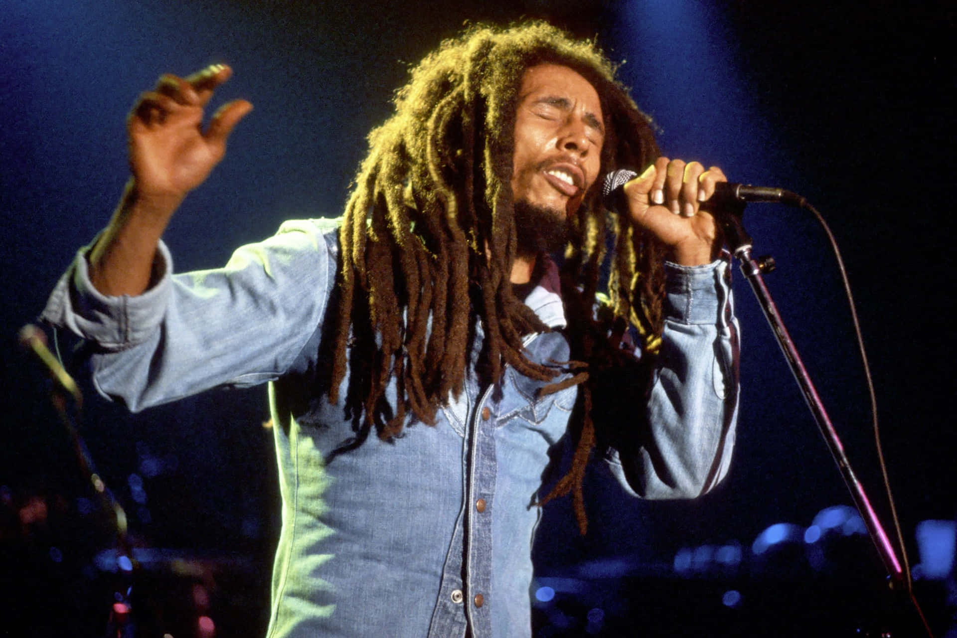 Bobmarley Che Canta Al Microfono