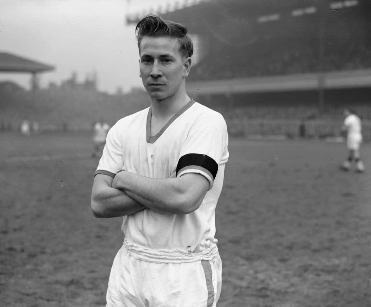 Bobby Charlton Football Black And White Wallpaper