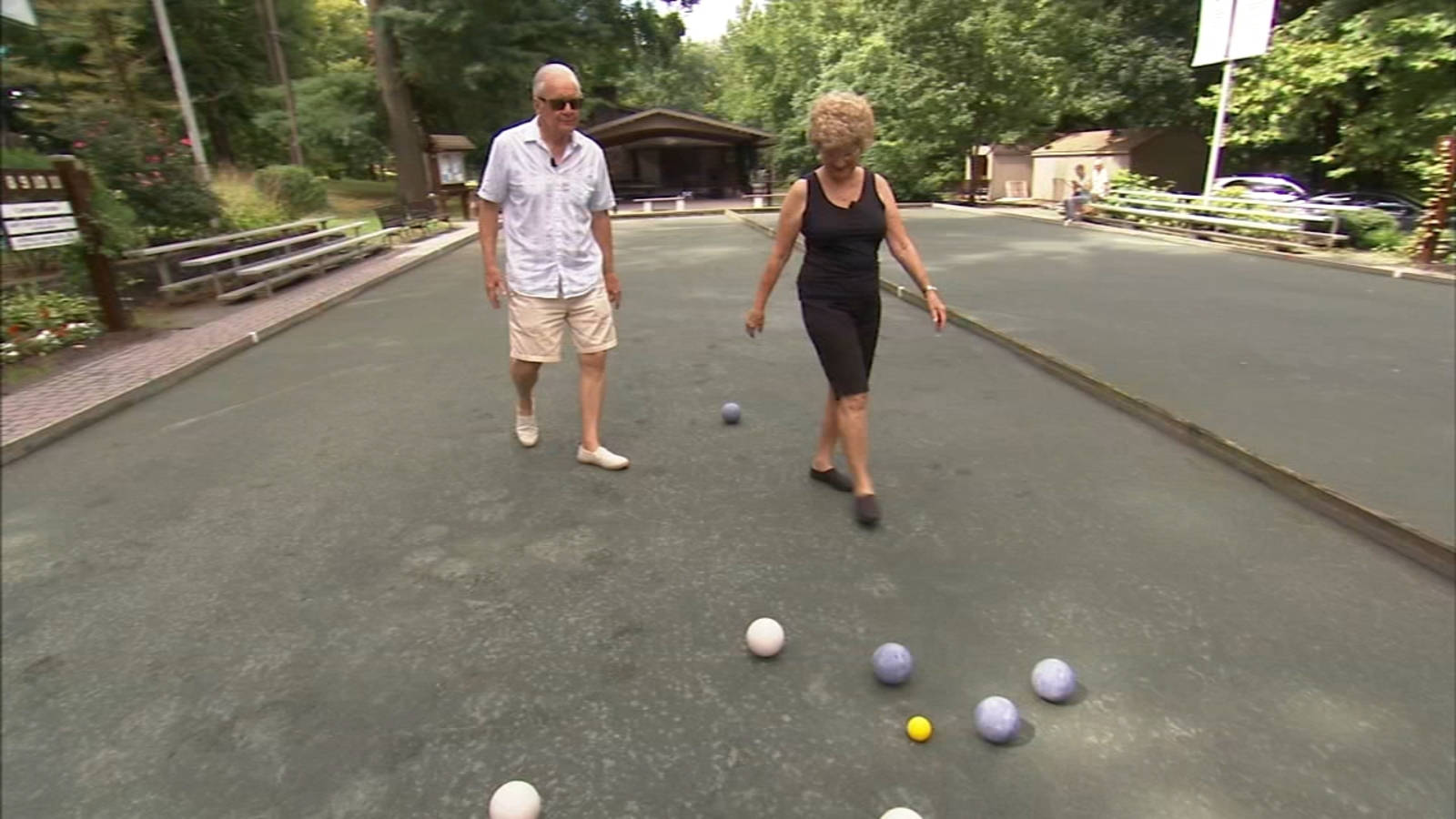 Bocce Ball Old Couple On Court Wallpaper