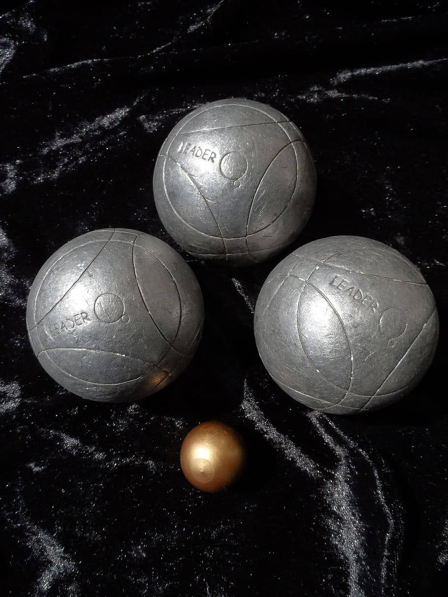Bocce Ball Silver On Water Wallpaper