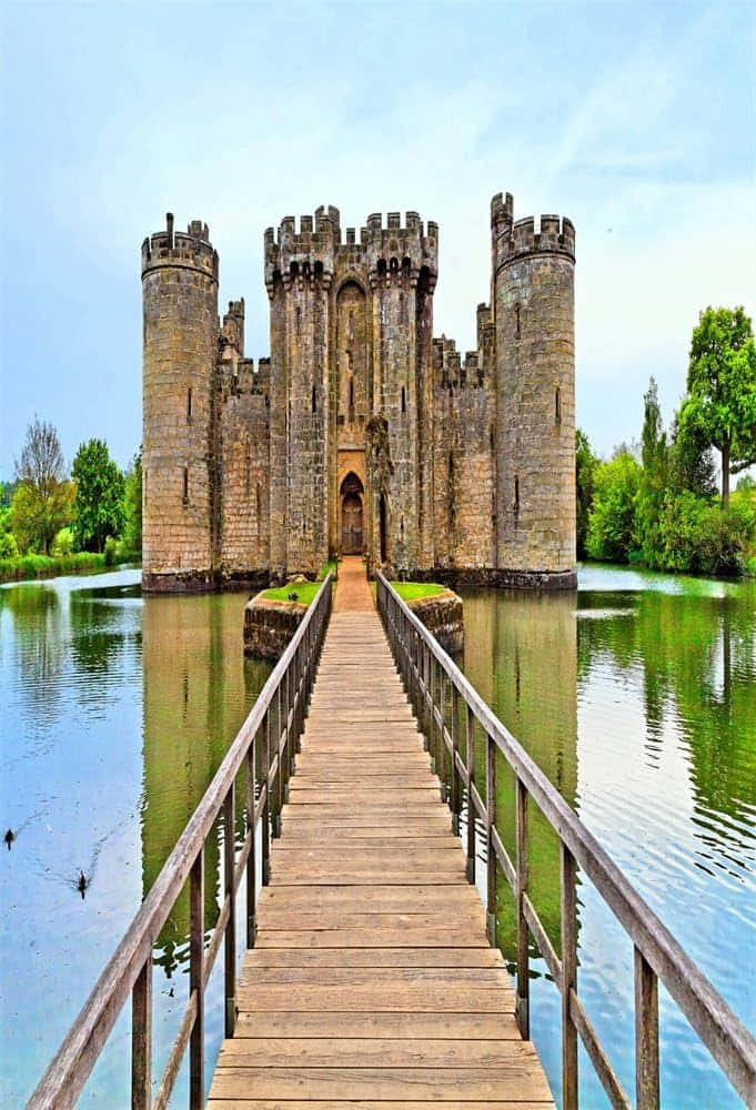 Bodiam Castle Moatand Bridge Wallpaper