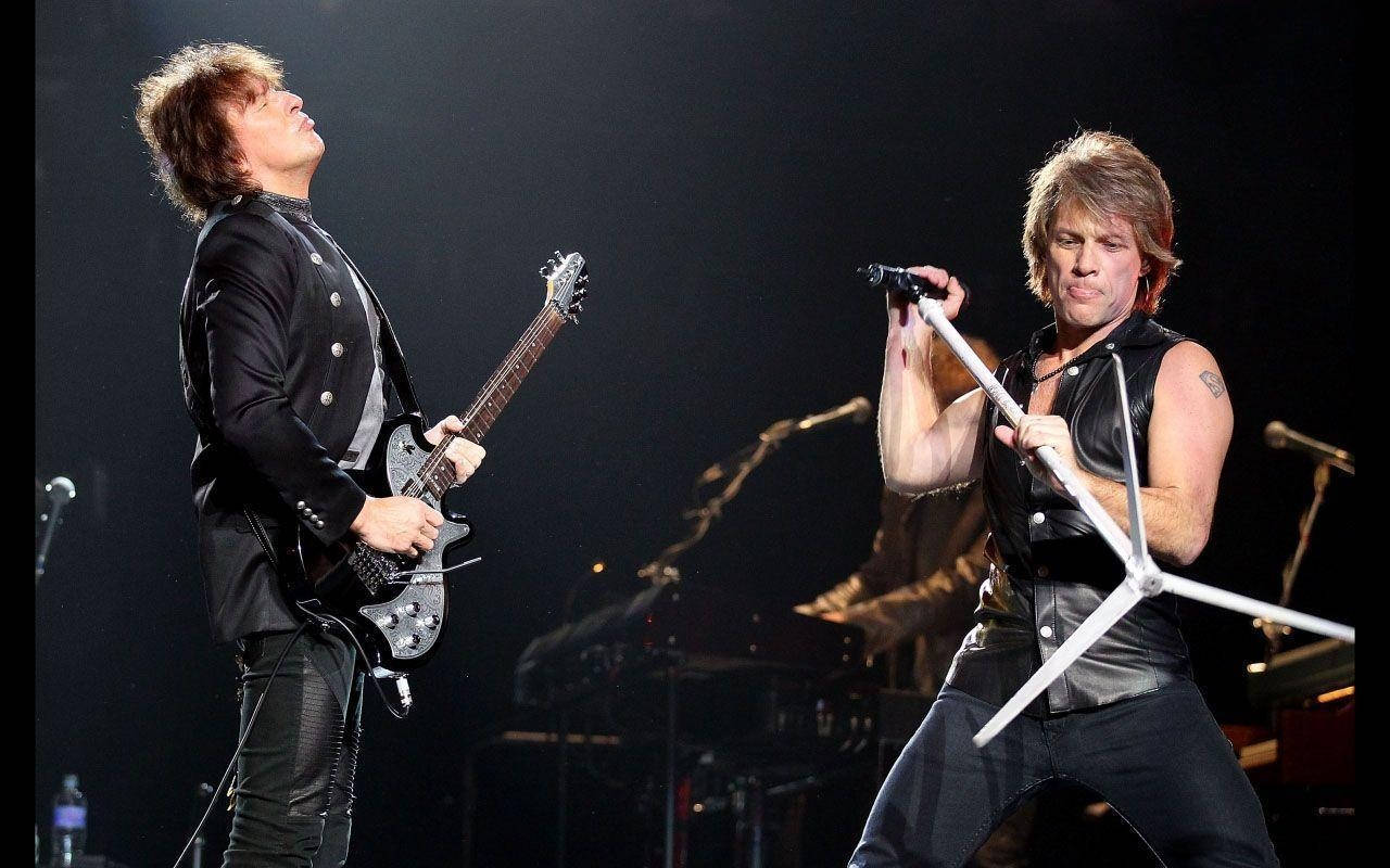 Bon Jovi Performing At The Mgm Grand 2011 Wallpaper