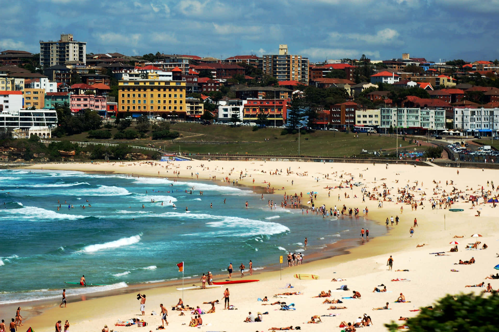 Bondi Beach Sydney Australia Summer Vibes Wallpaper