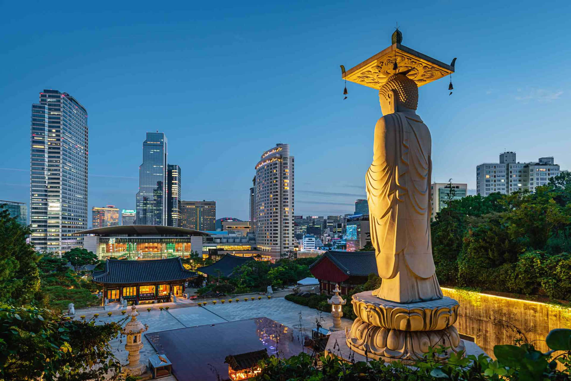 Bongeunsa Temple Buddha Statue Dusk Cityscape Wallpaper