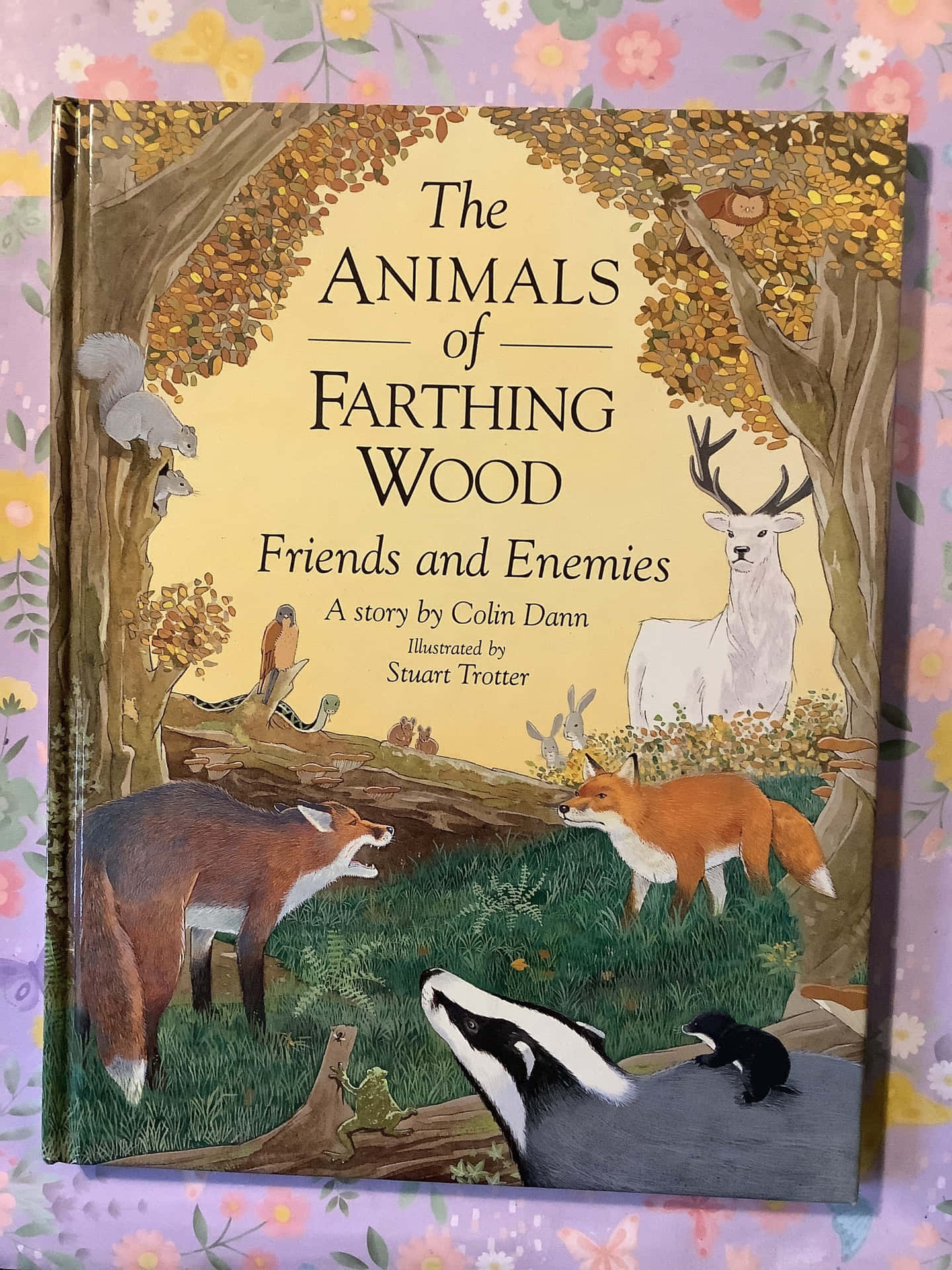 Book Cover Of The Animals Of Farthing Wood Wallpaper
