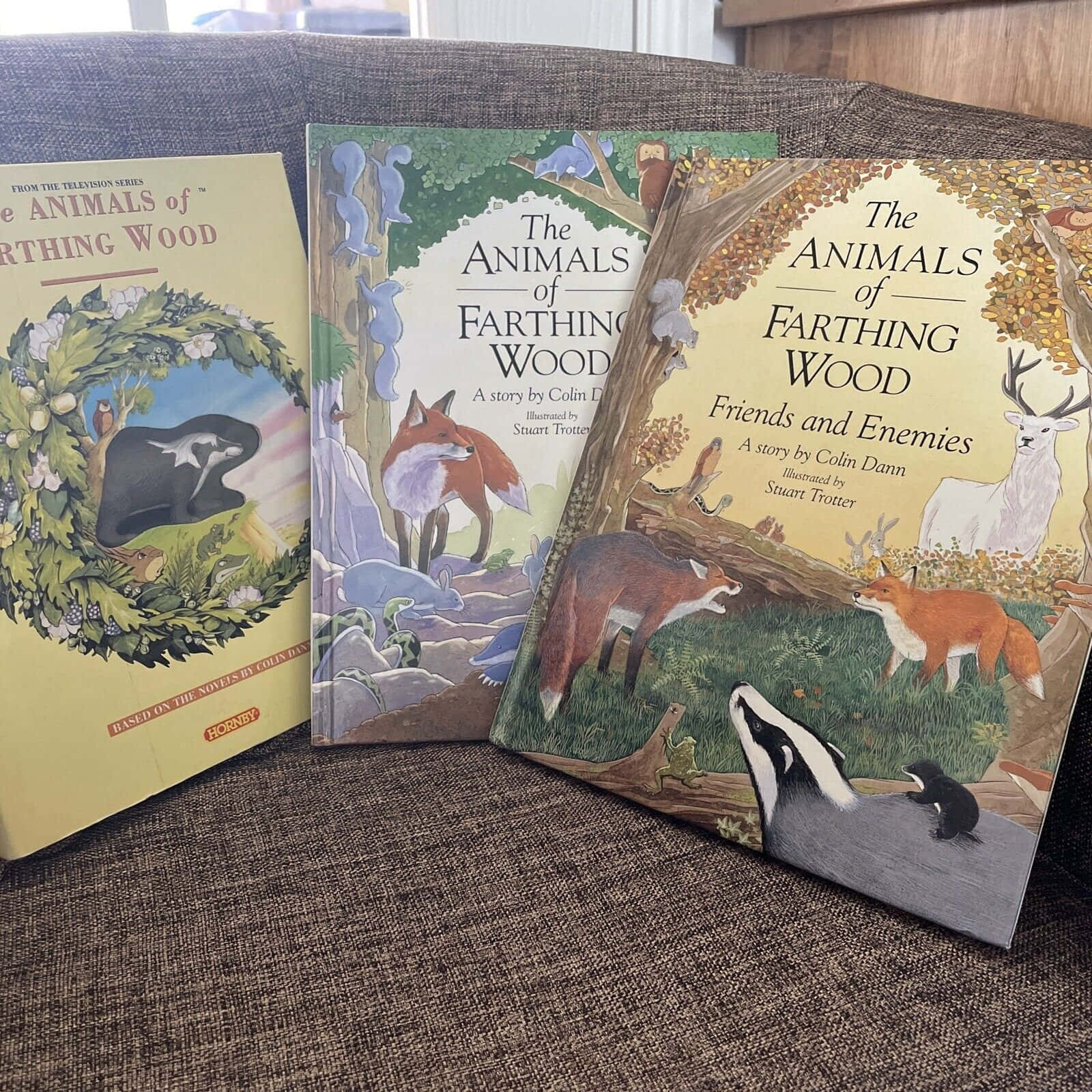 Books Of The Animals Of Farthing Wood Wallpaper