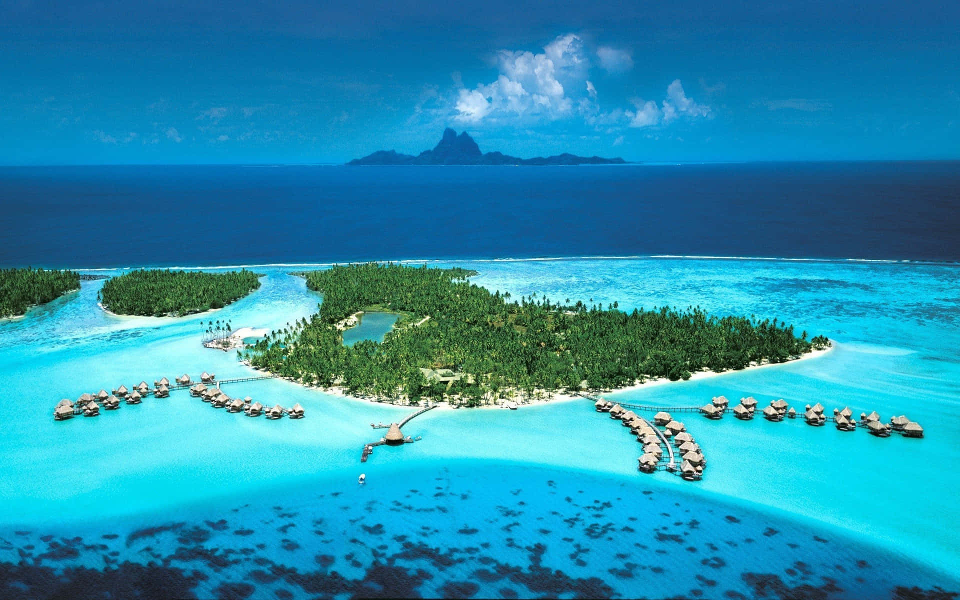Desmukke Blå Vande I Bora Bora Wallpaper