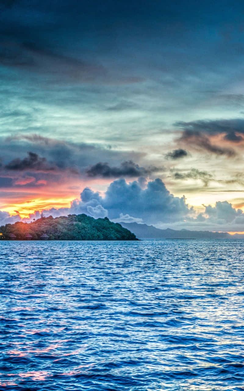 Discover the unspoiled paradise of Bora Bora Wallpaper