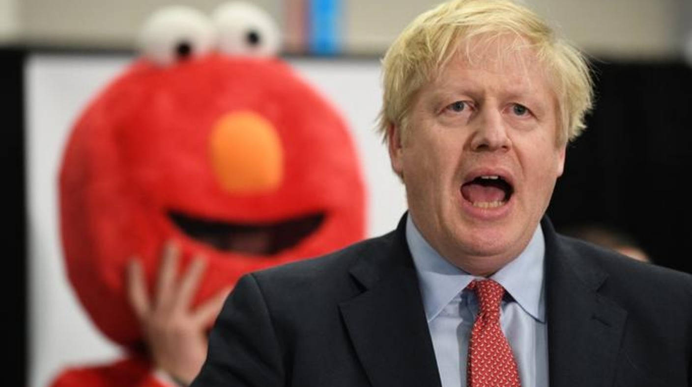 Boris Johnson og Elmo-figuriner er på det blå lilla tapet. Wallpaper
