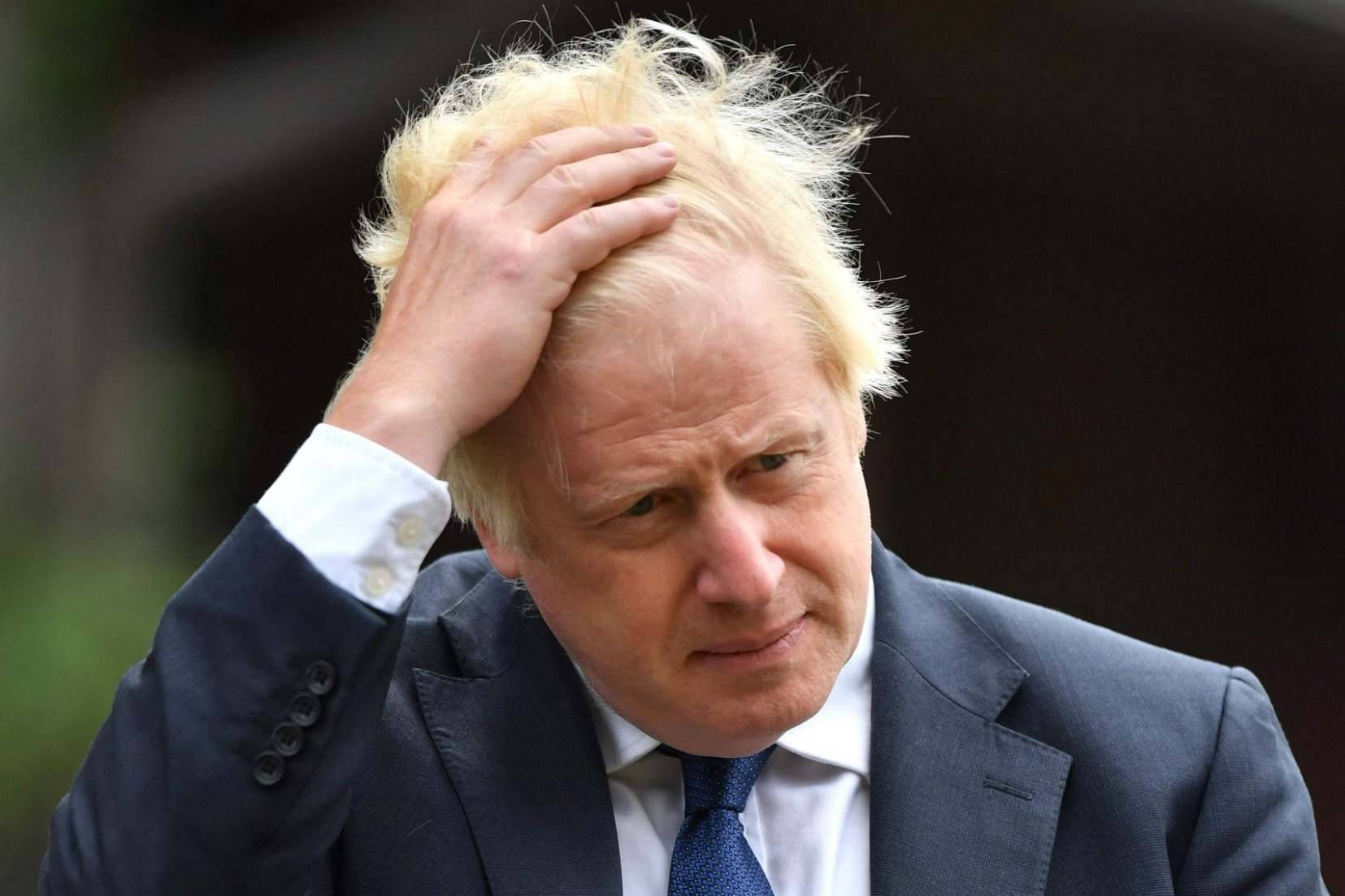 Boris Johnson Fixing His Hair Wallpaper